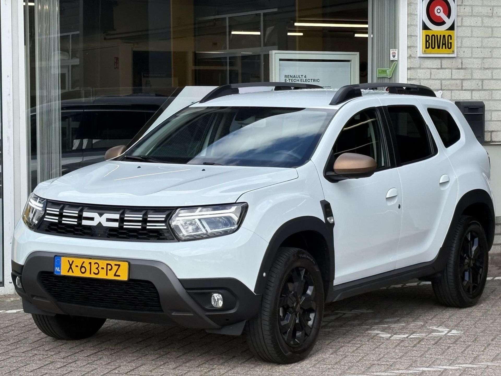 Dacia Duster met kenteken X-613-PZ – autofoto 3