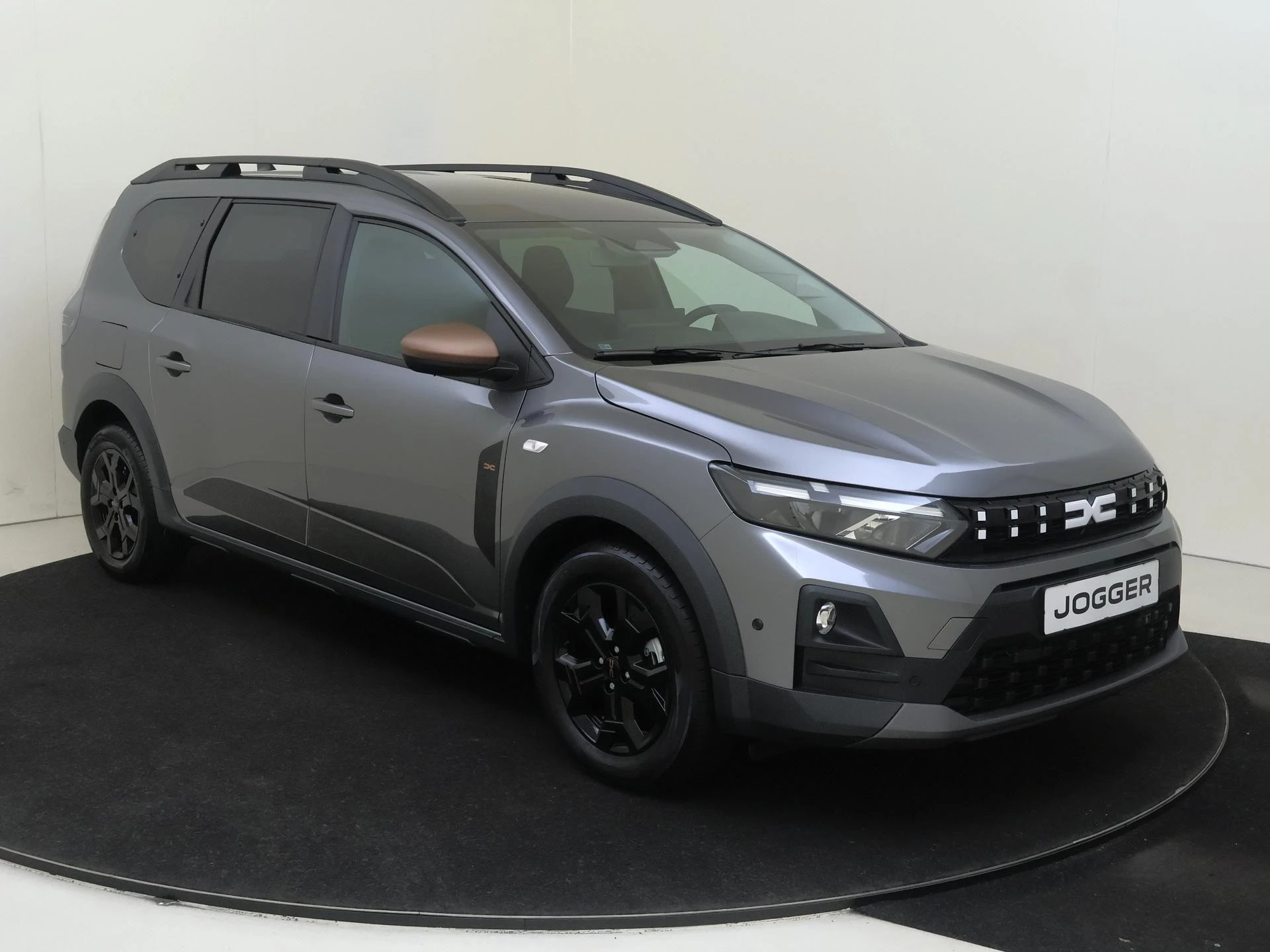 Dacia Jogger met kenteken KPR-02-Z – autofoto 4