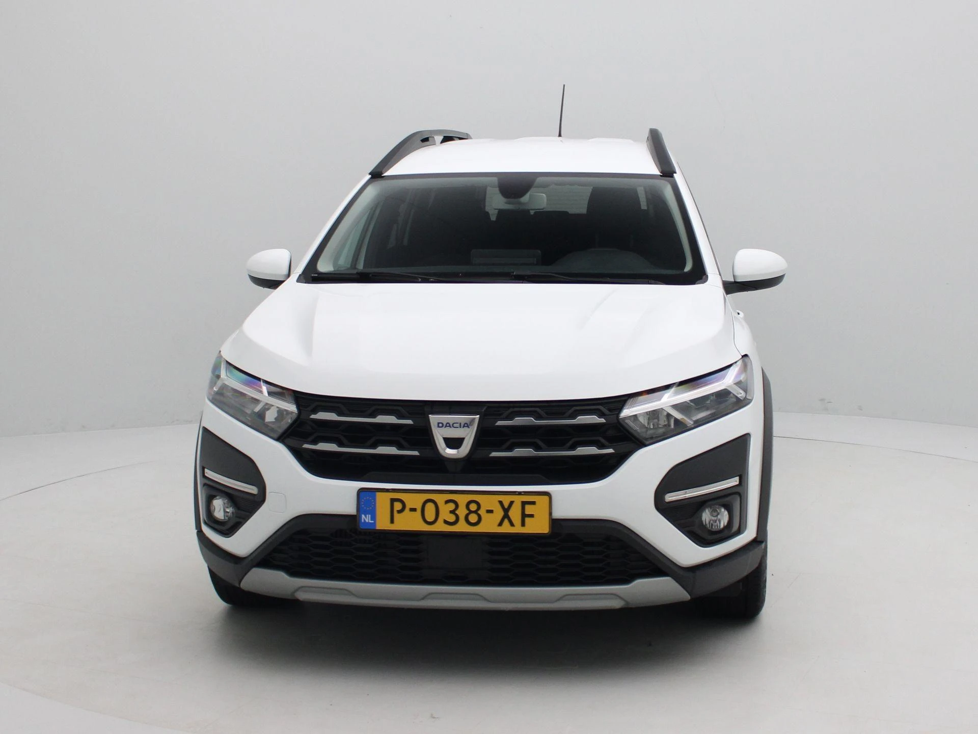 Dacia Jogger met kenteken P-038-XF – autofoto 4
