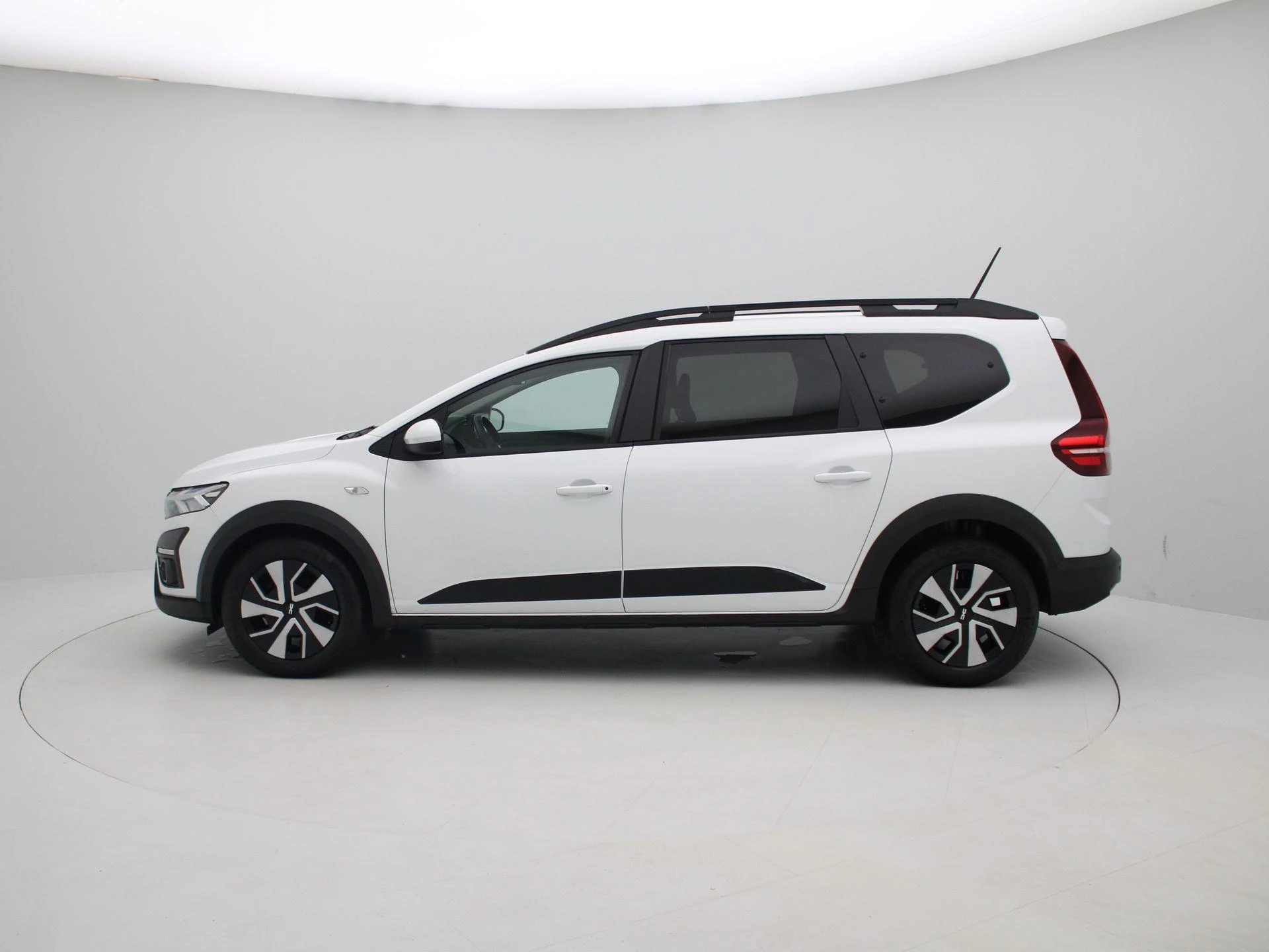 Dacia Jogger met kenteken P-038-XF – autofoto 5