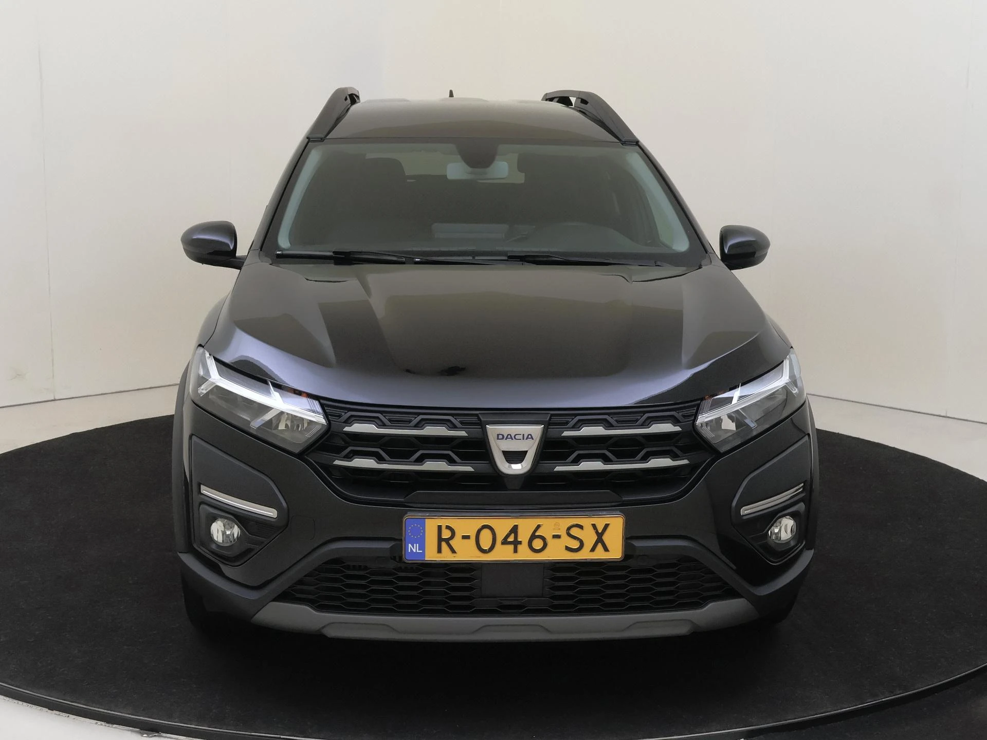 Dacia Jogger met kenteken R-046-SX – autofoto 3