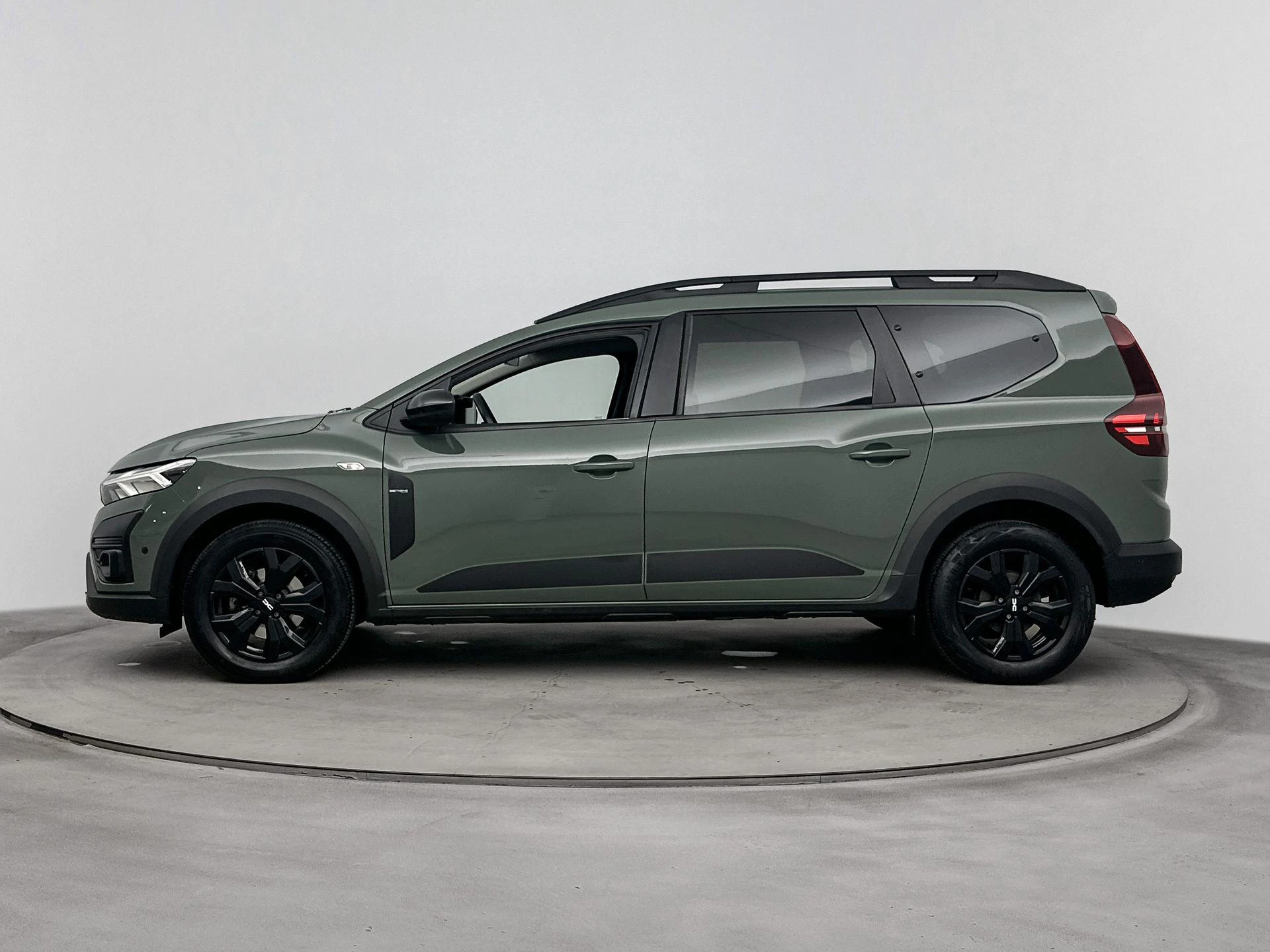 Dacia Jogger met kenteken T-680-FP – autofoto 4