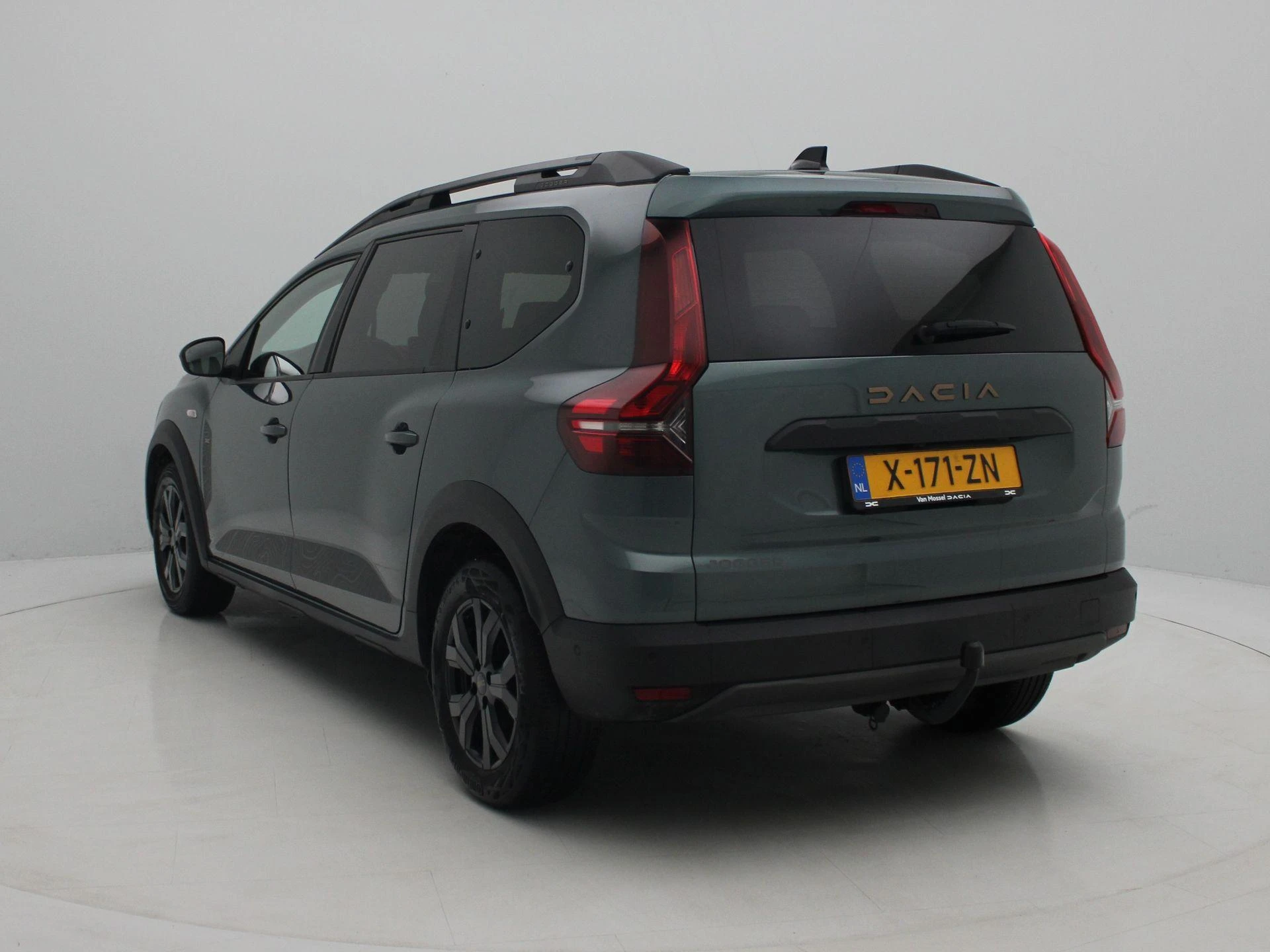 Dacia Jogger met kenteken X-171-ZN – autofoto 3