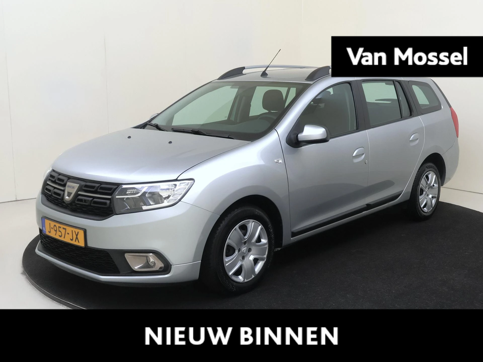Dacia Logan met kenteken 64100 – autofoto 2