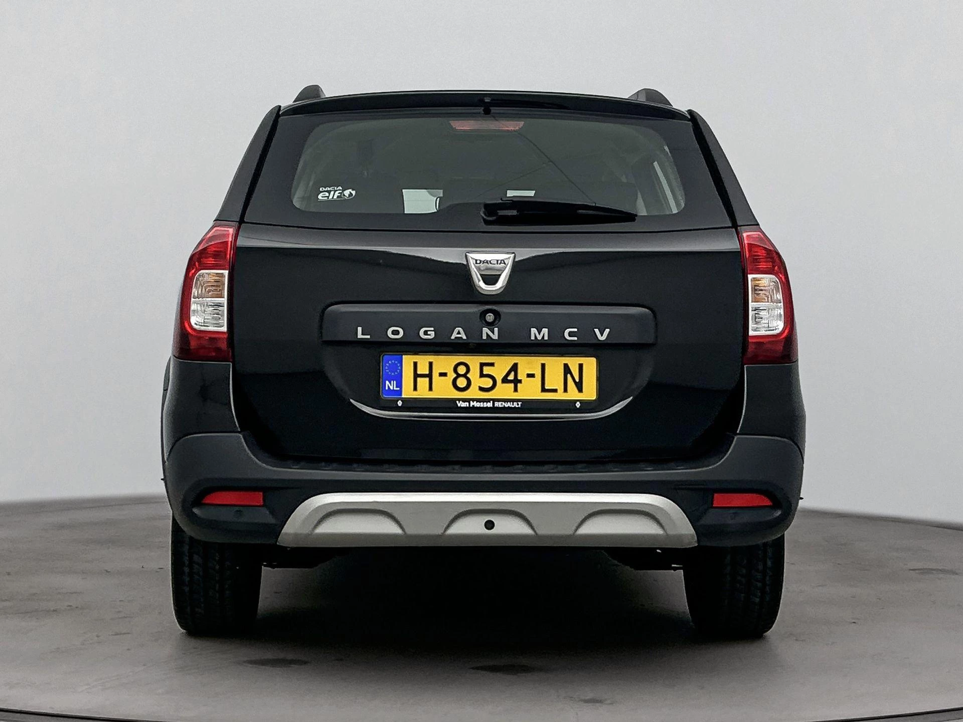 Dacia Logan met kenteken 65100 – autofoto 5