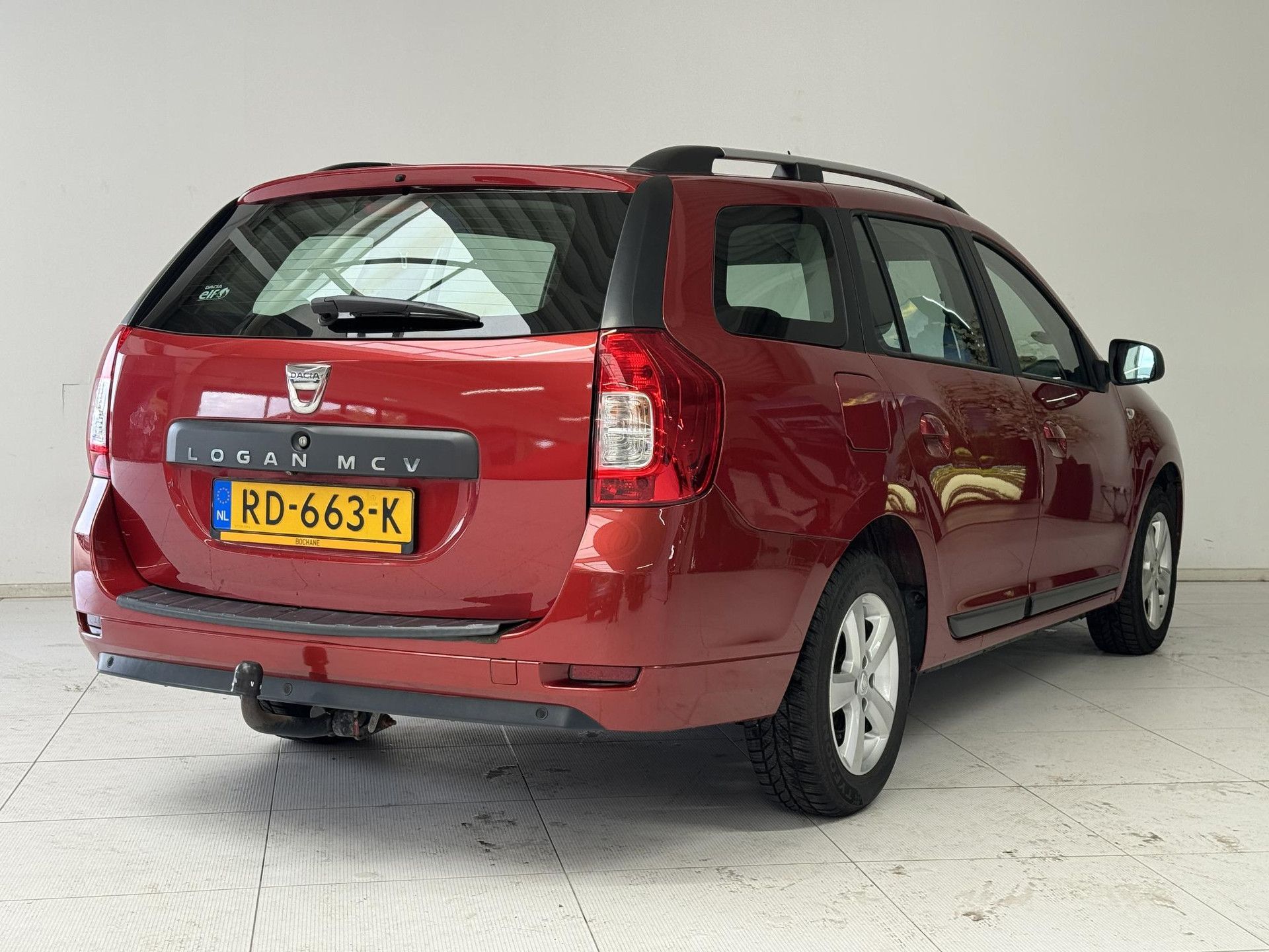 Dacia Logan met kenteken RD-663-K – autofoto 2