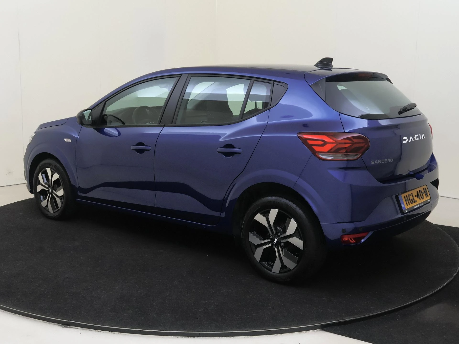 Dacia Sandero met kenteken HGL-40-N – autofoto 4