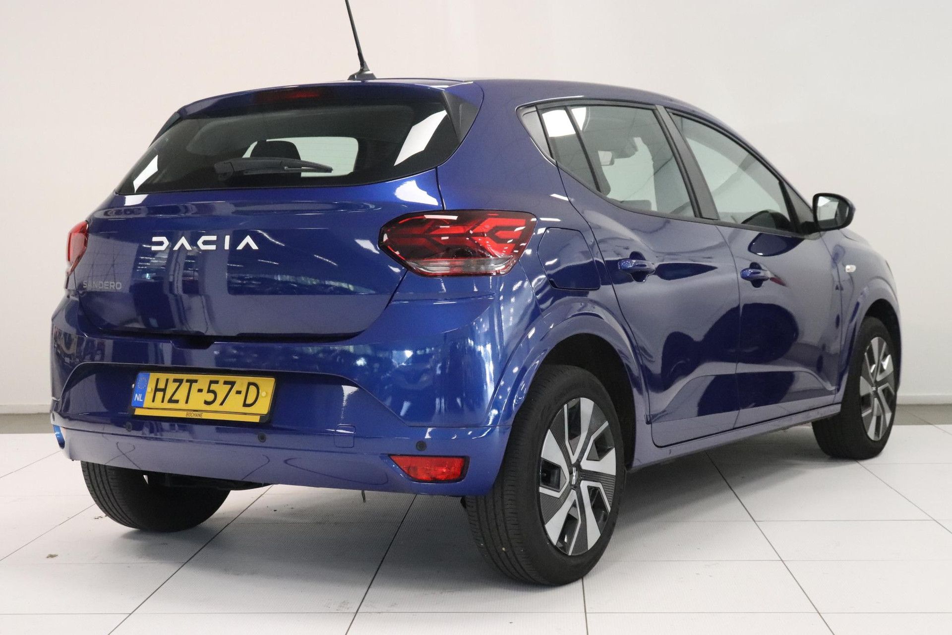 Dacia Sandero met kenteken HZT-57-D – autofoto 2