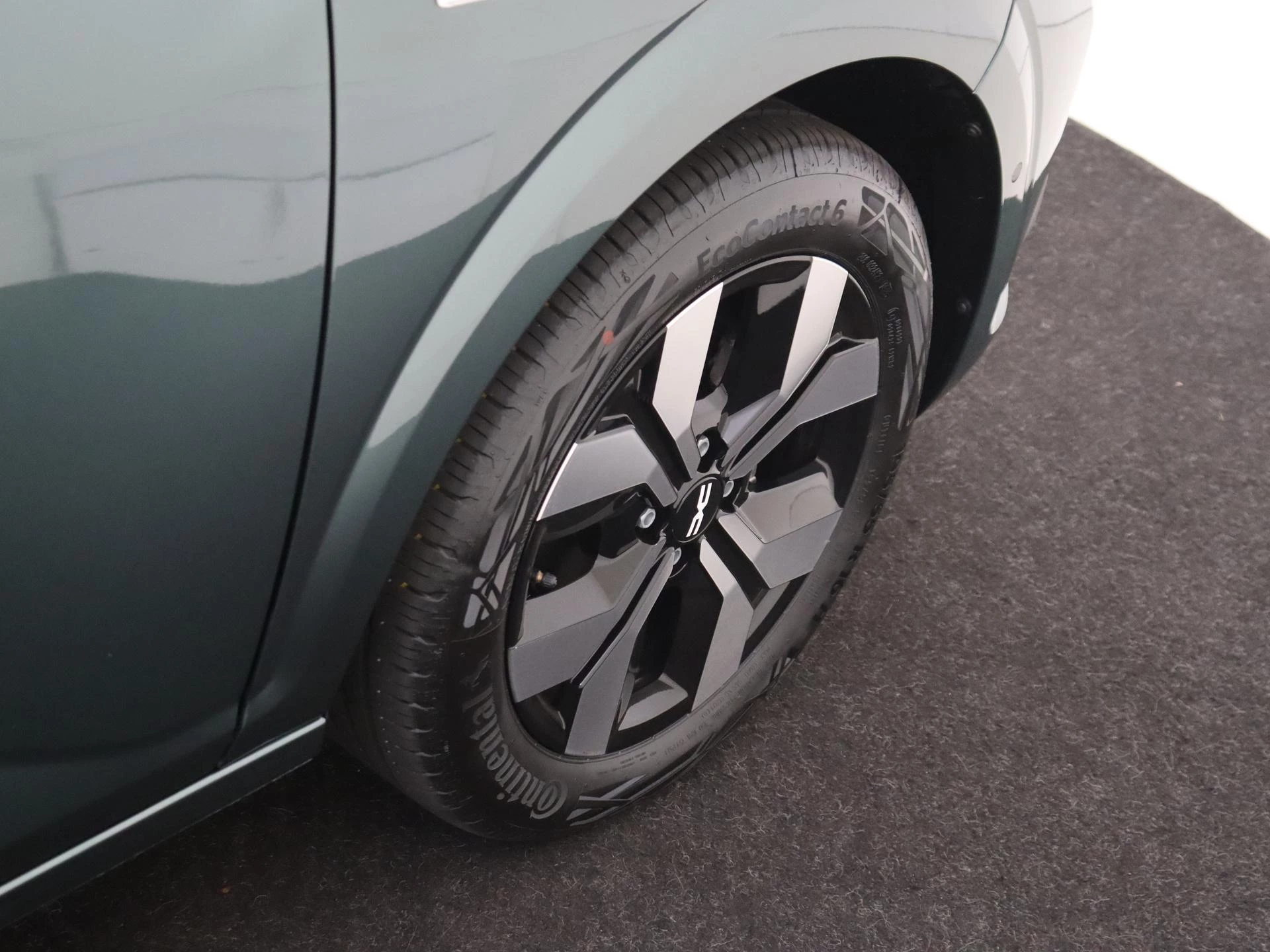 Dacia Sandero met kenteken JBB-51-G – autofoto 5
