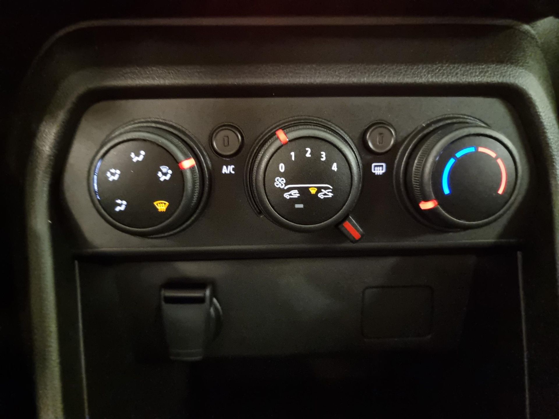 Dacia Sandero met kenteken JLX-94-N – autofoto 5