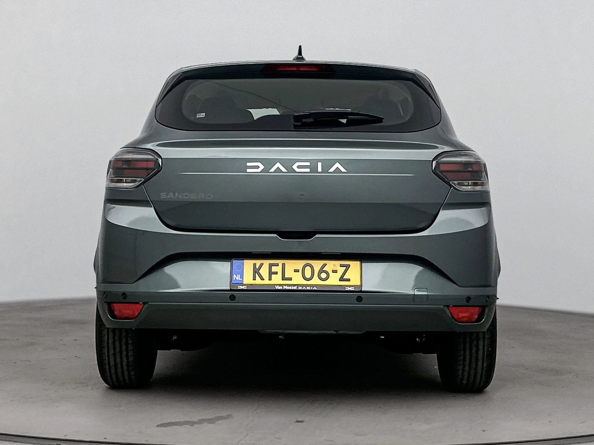 Dacia Sandero met kenteken KFL-06-Z – autofoto 5