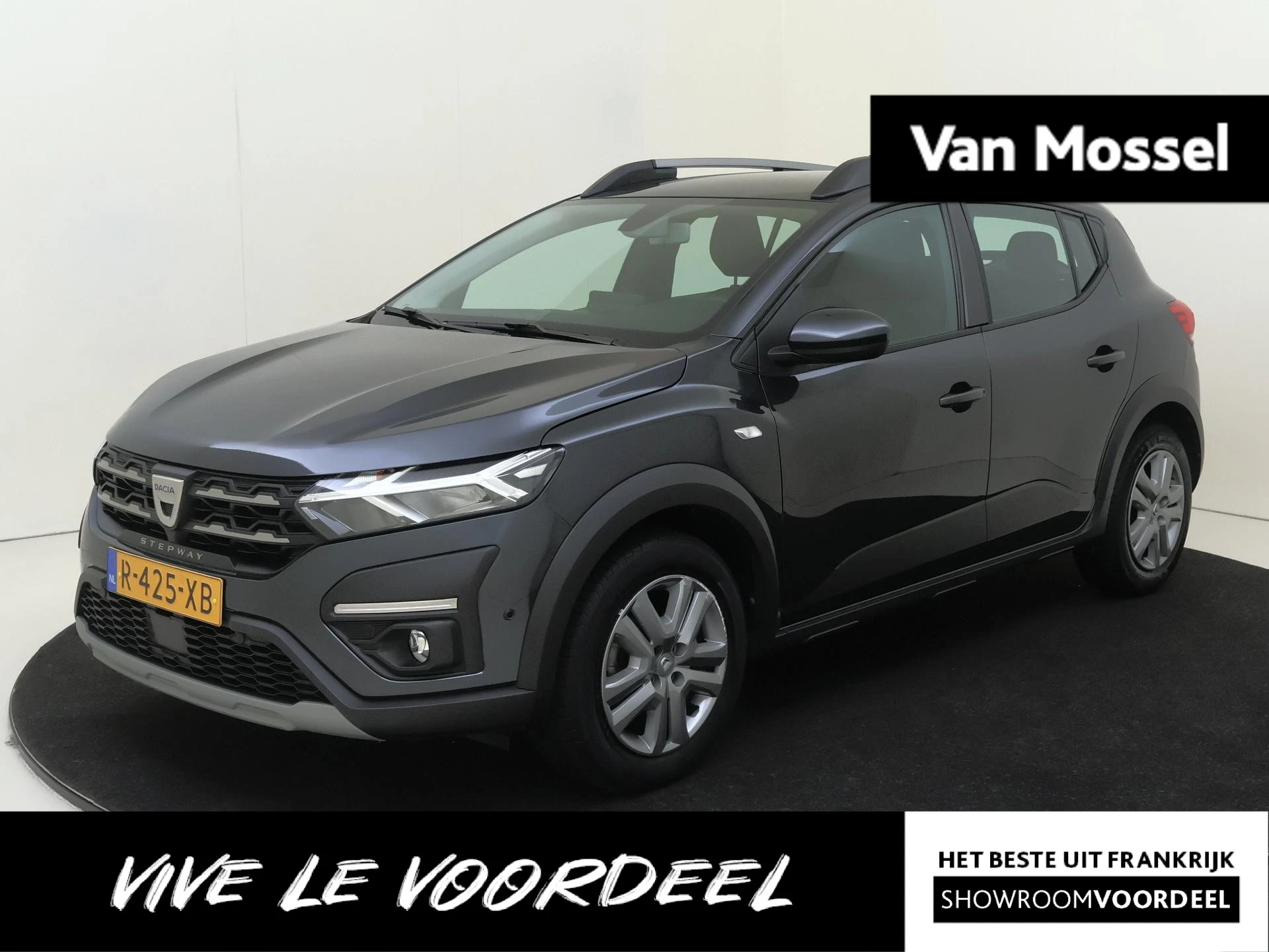 Dacia Sandero met kenteken R-425-XB – autofoto 2
