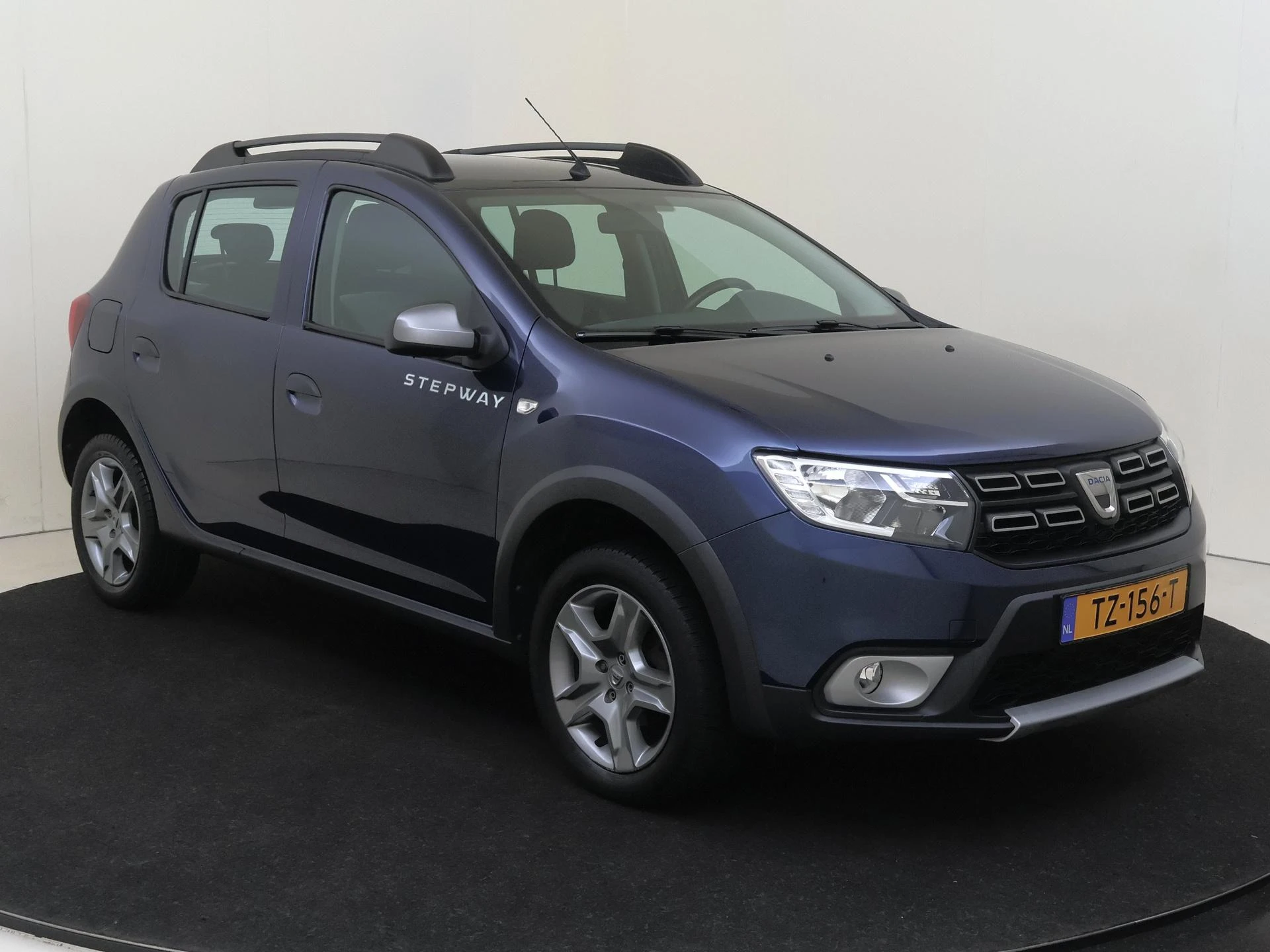 Dacia SanderoStepway met kenteken 58100 – autofoto 3