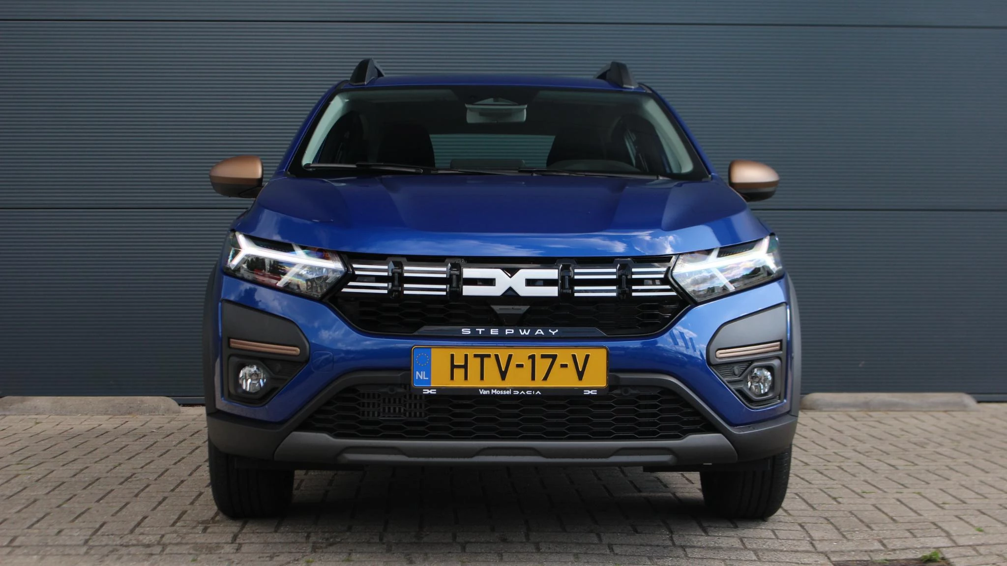 Dacia SanderoStepway met kenteken HTV-17-V – autofoto 4
