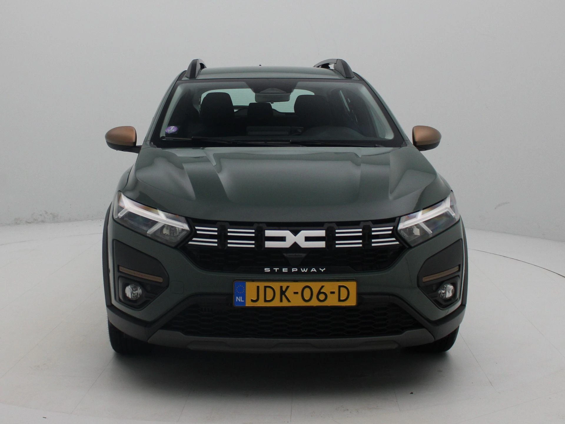 Dacia SanderoStepway met kenteken JDK-06-D – autofoto 4