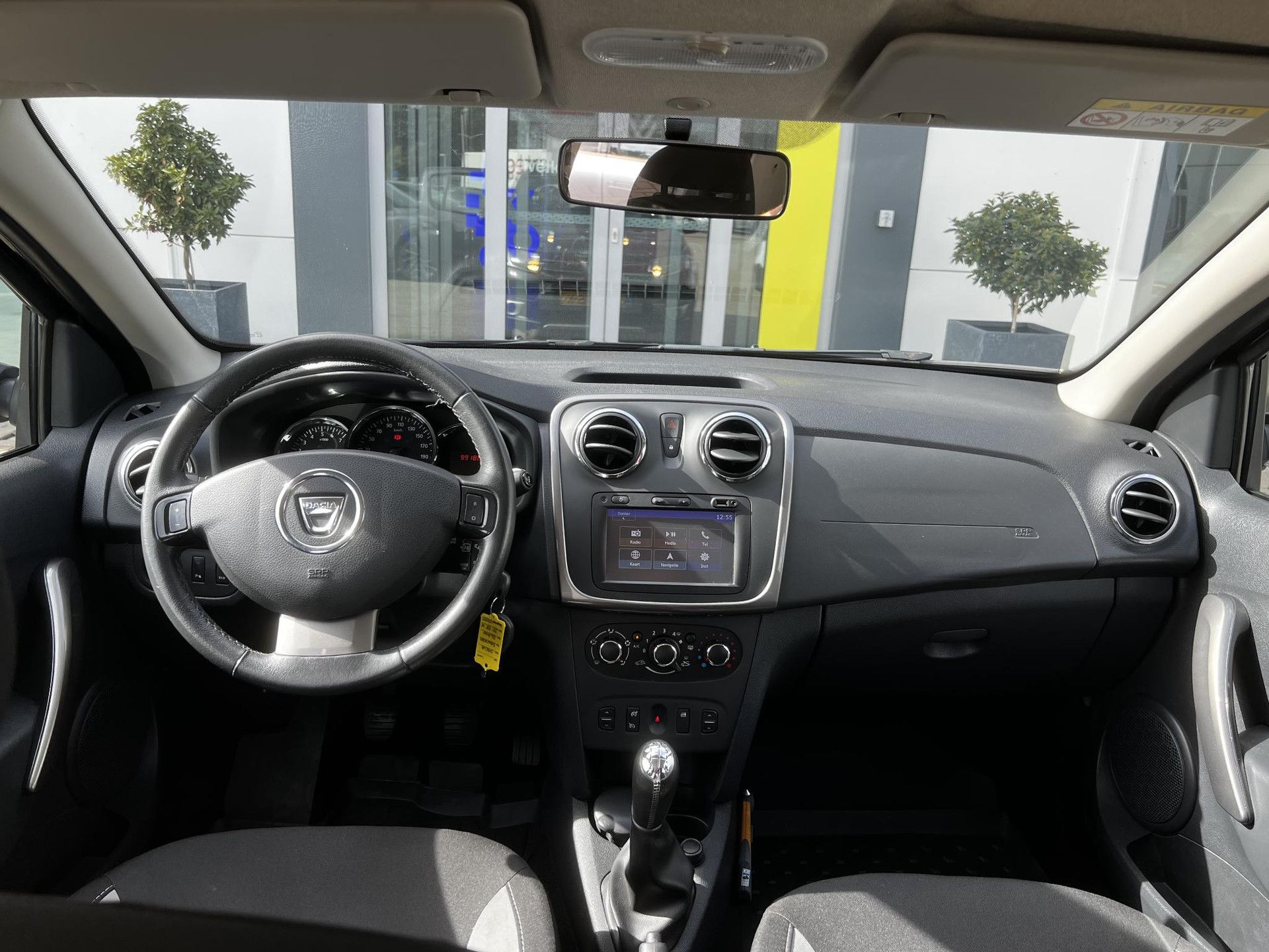 Dacia SanderoStepway met kenteken JT-775-K – autofoto 3