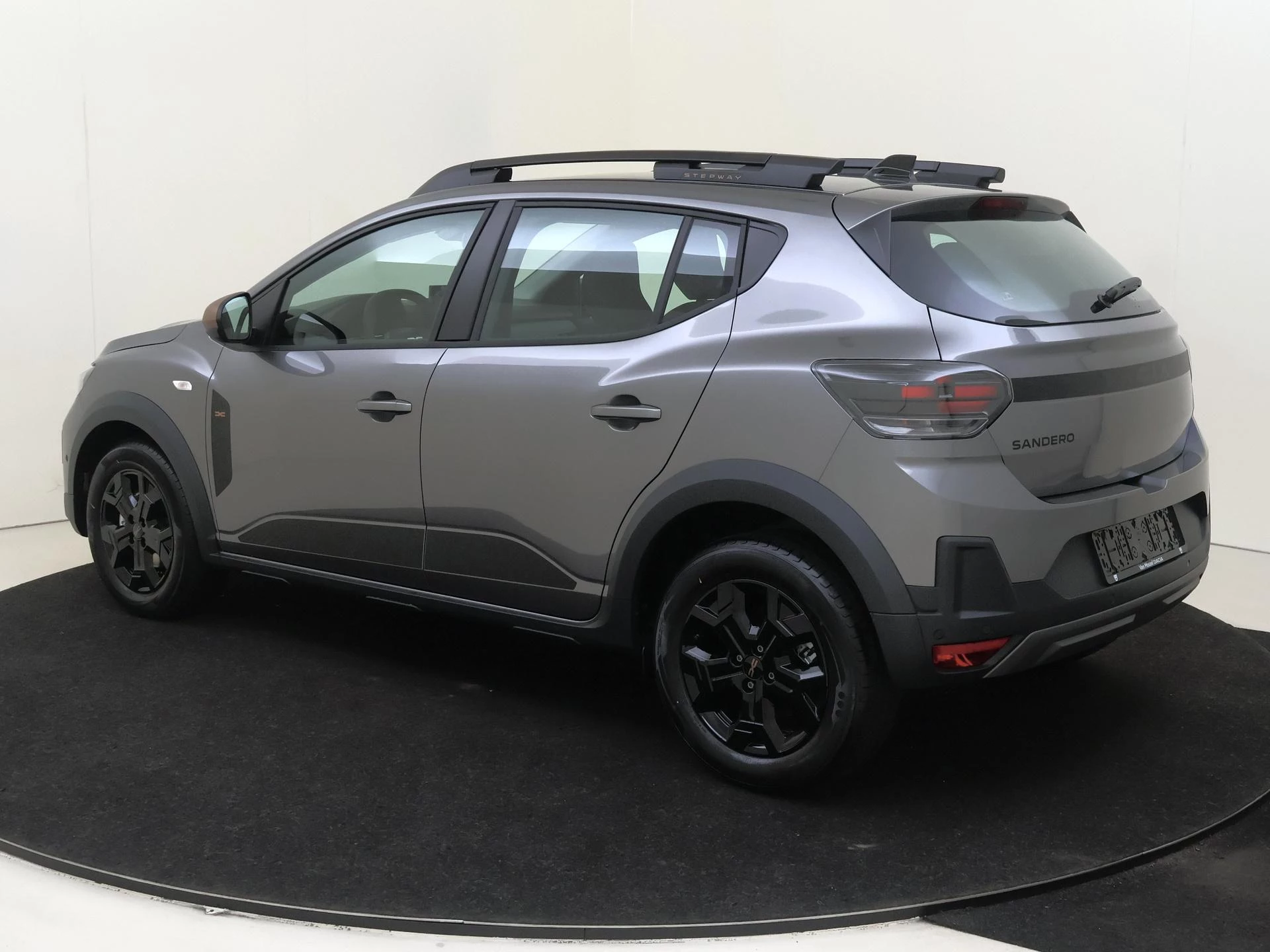 Dacia SanderoStepway met kenteken KFH-38-V – autofoto 4