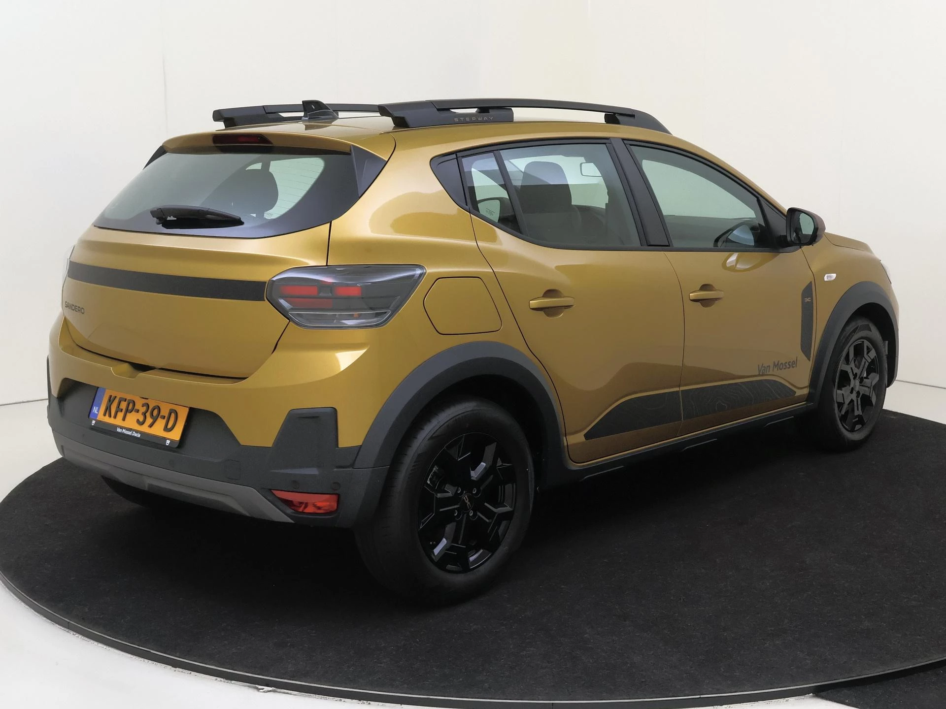Dacia SanderoStepway met kenteken KFP-39-D – autofoto 5