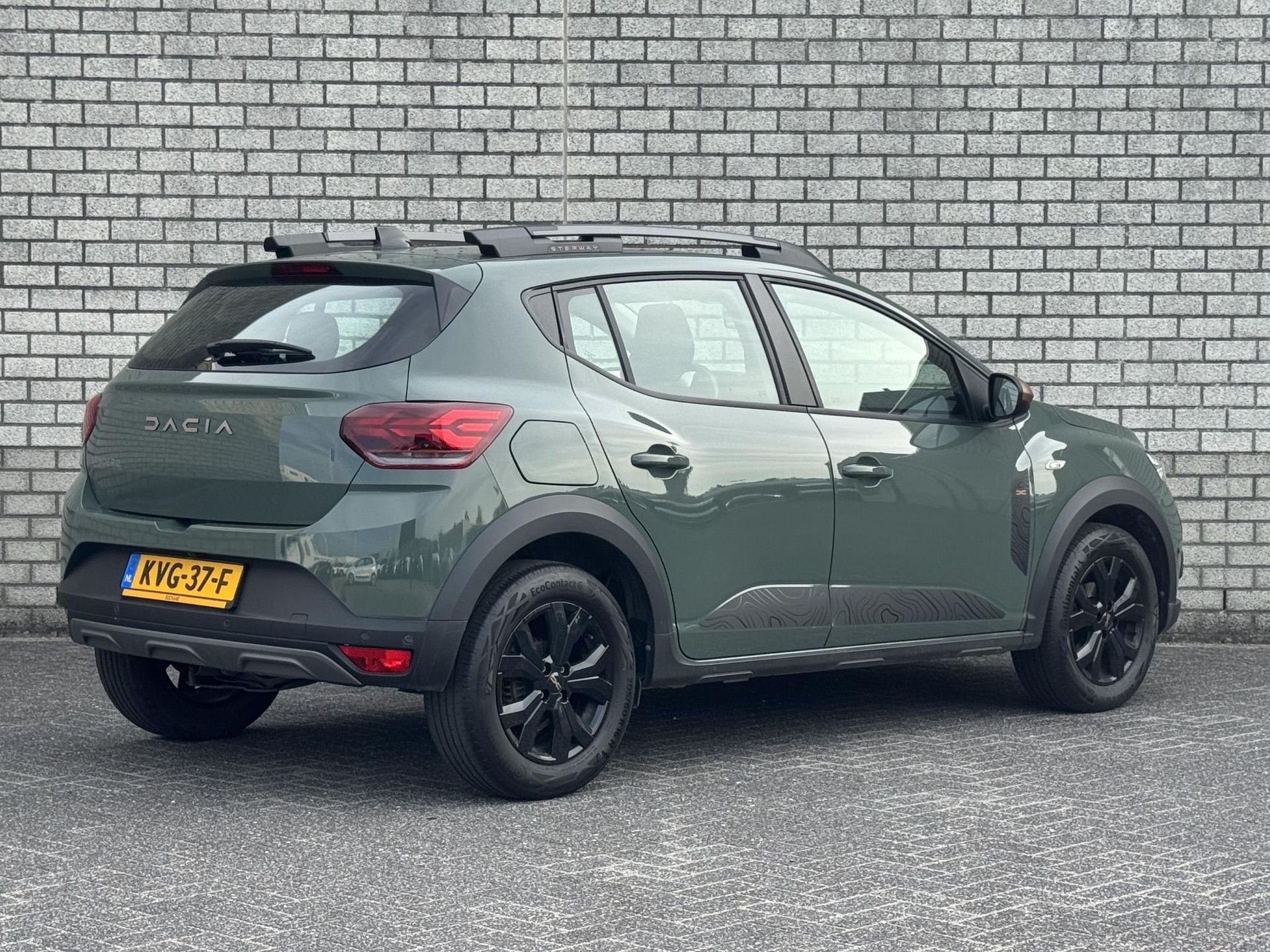 Dacia SanderoStepway met kenteken KVG-37-F – autofoto 2