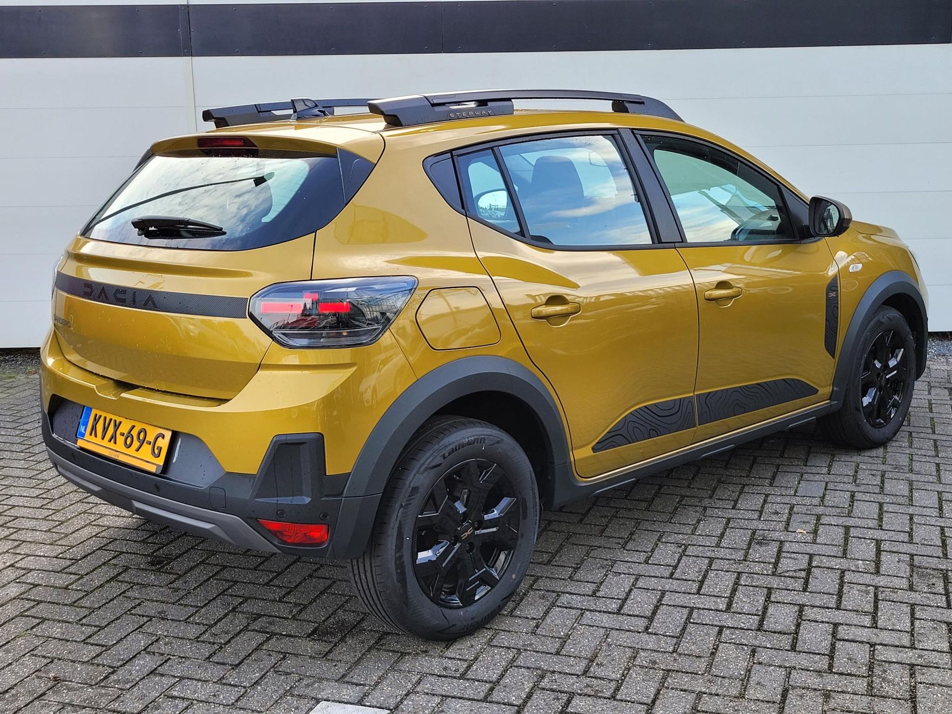 Dacia SanderoStepway met kenteken KVX-69-G – autofoto 2