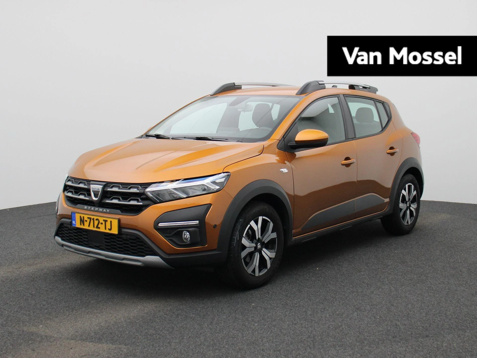 Dacia SanderoStepway met kenteken N-712-TJ – autofoto 2