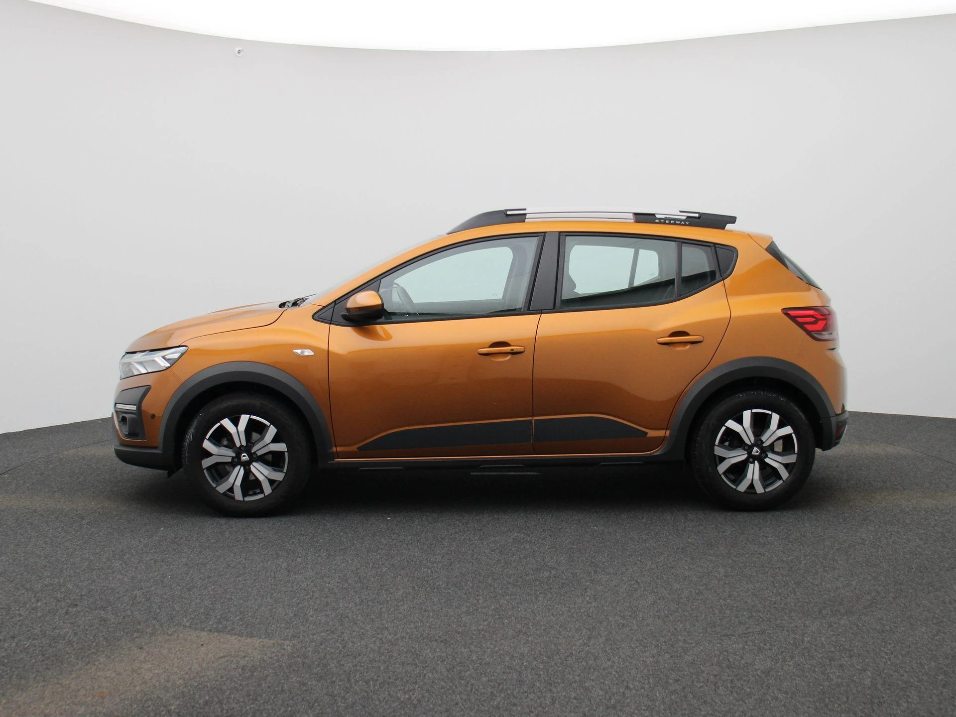 Dacia SanderoStepway met kenteken N-712-TJ – autofoto 5