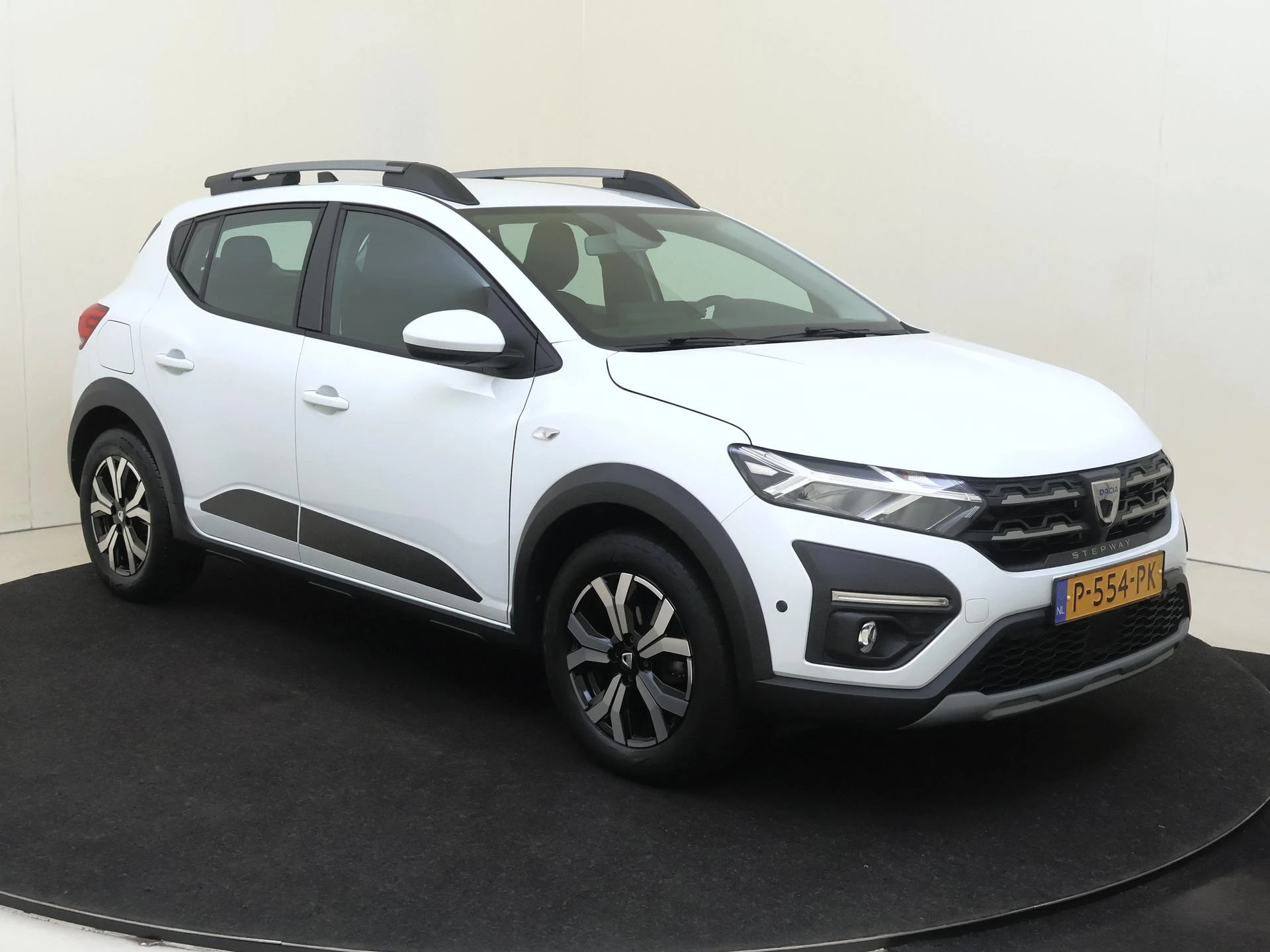 Dacia SanderoStepway met kenteken P-554-PK – autofoto 3