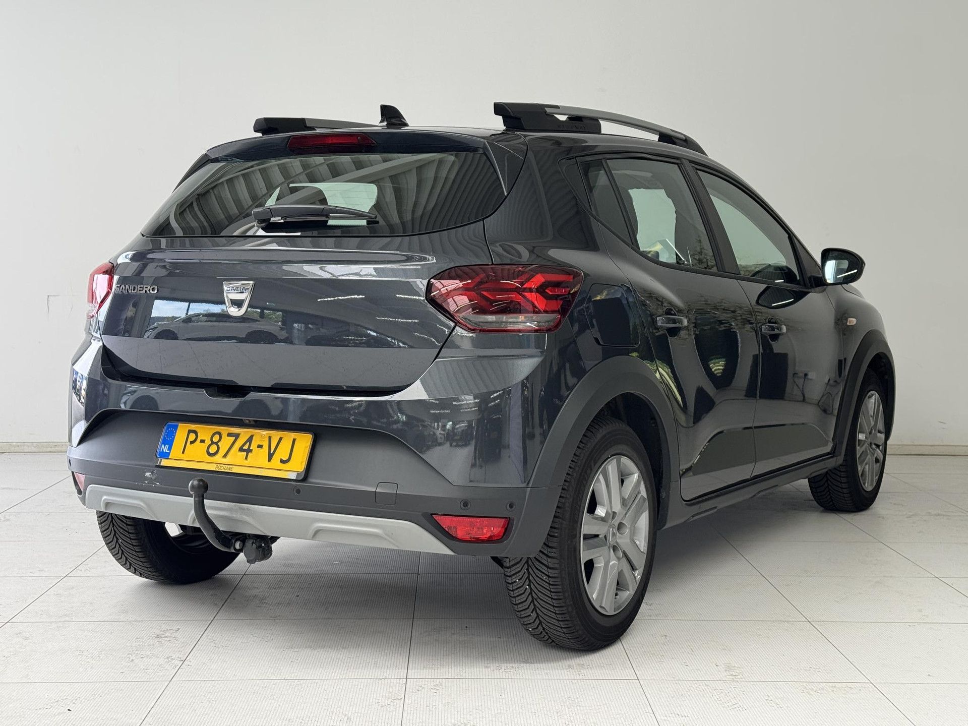 Dacia SanderoStepway met kenteken P-874-VJ – autofoto 2
