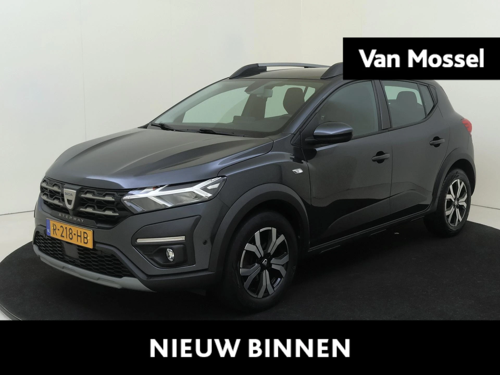 Dacia SanderoStepway met kenteken R-218-HB – autofoto 2