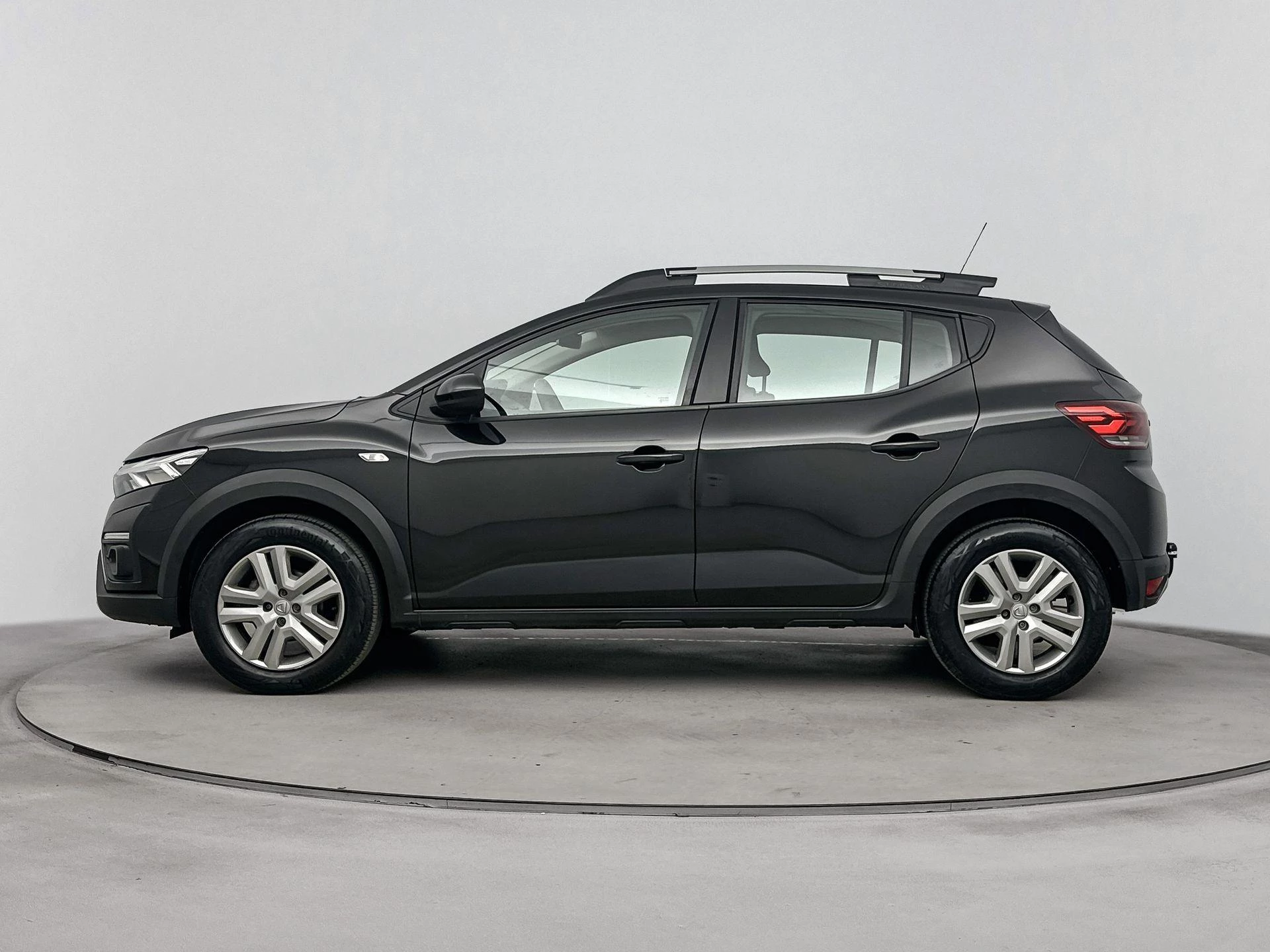 Dacia SanderoStepway met kenteken R-734-XP – autofoto 4