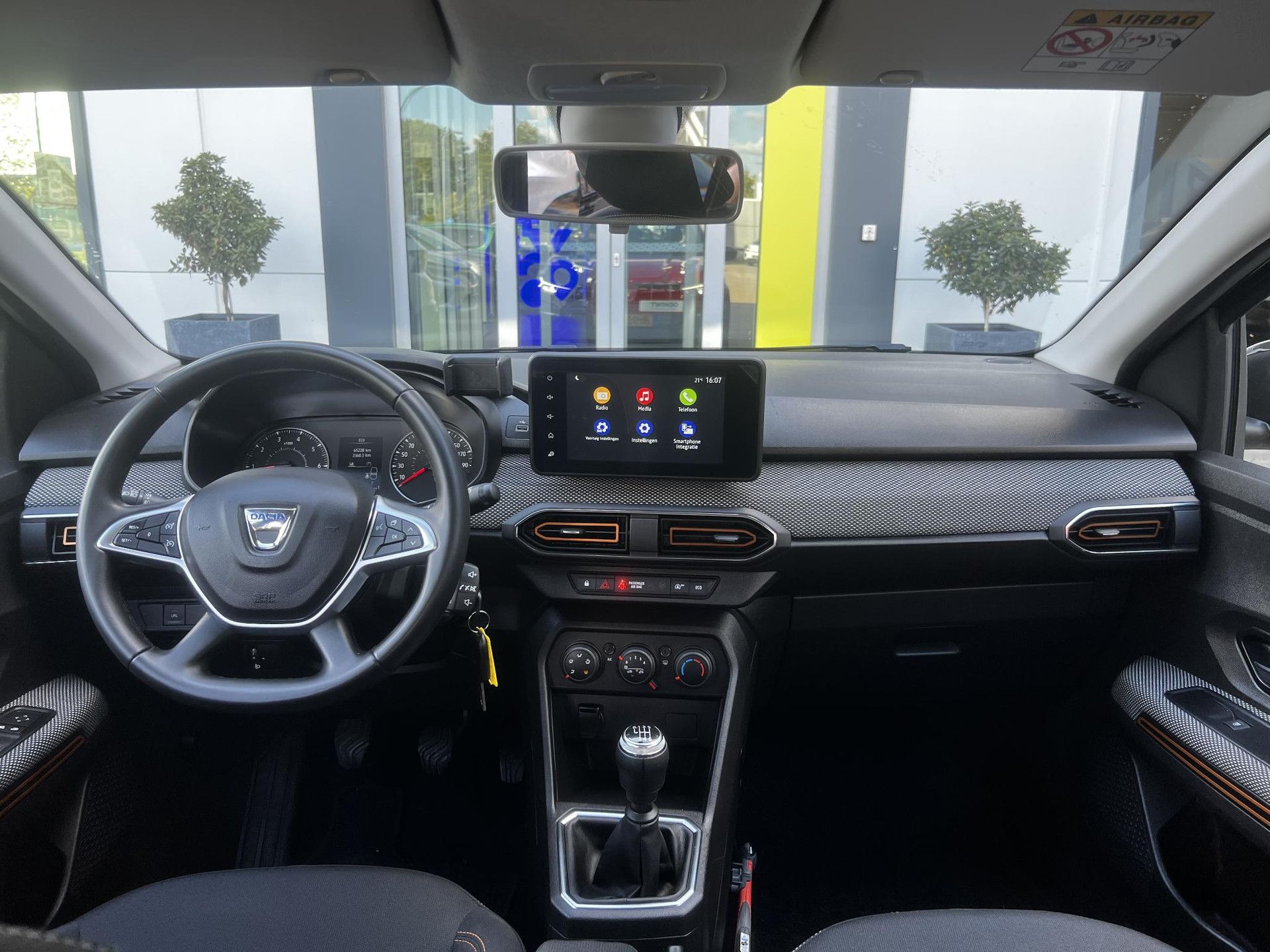 Dacia SanderoStepway met kenteken R-918-VX – autofoto 3