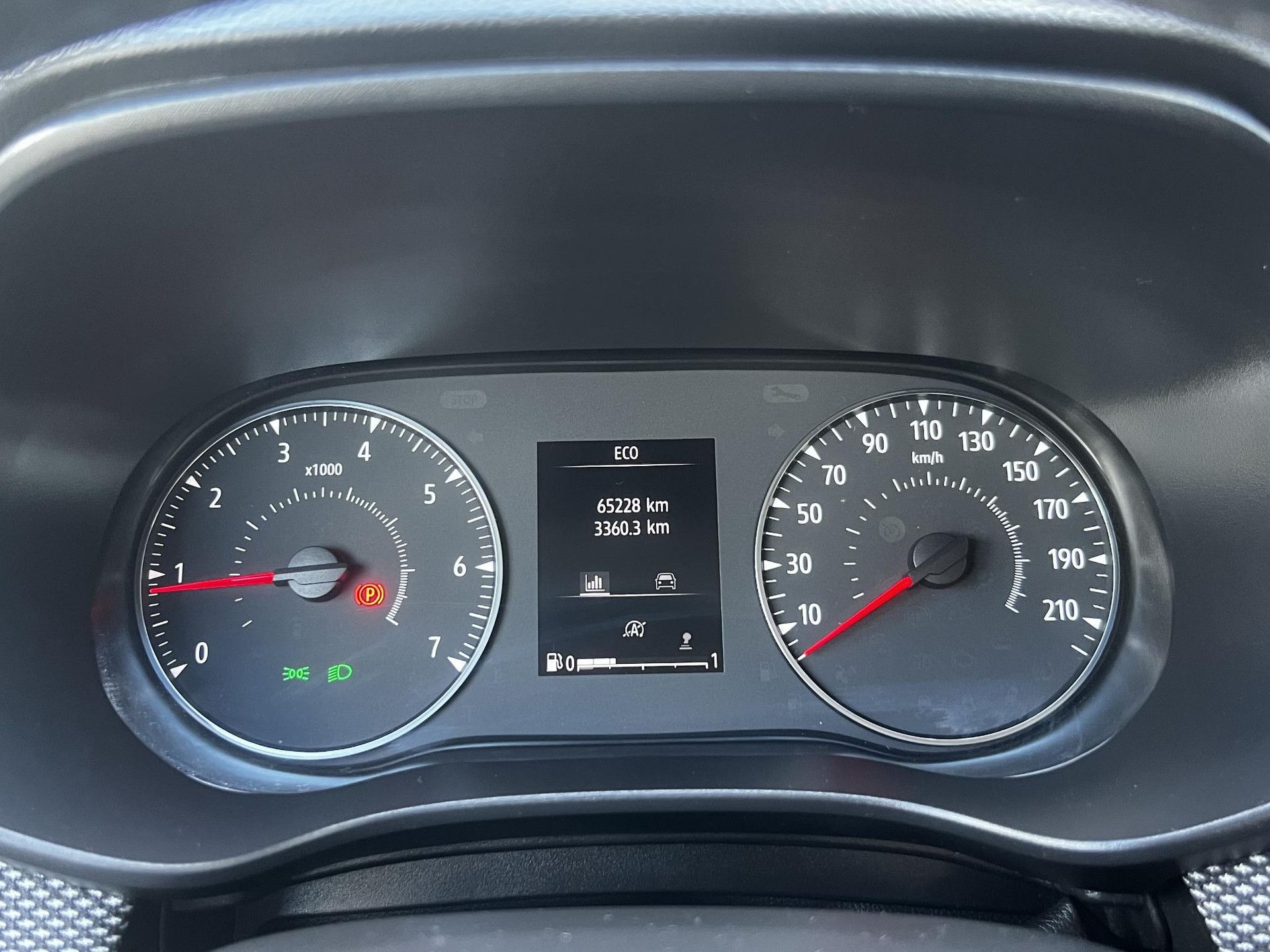 Dacia SanderoStepway met kenteken R-918-VX – autofoto 4