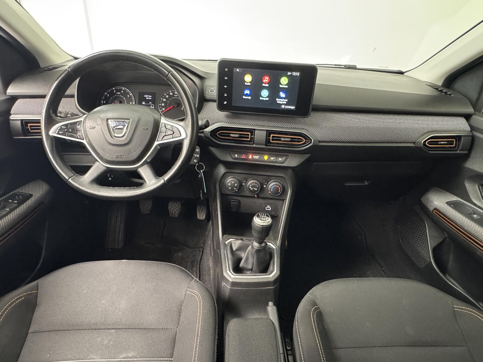 Dacia SanderoStepway met kenteken S-113-BH – autofoto 3