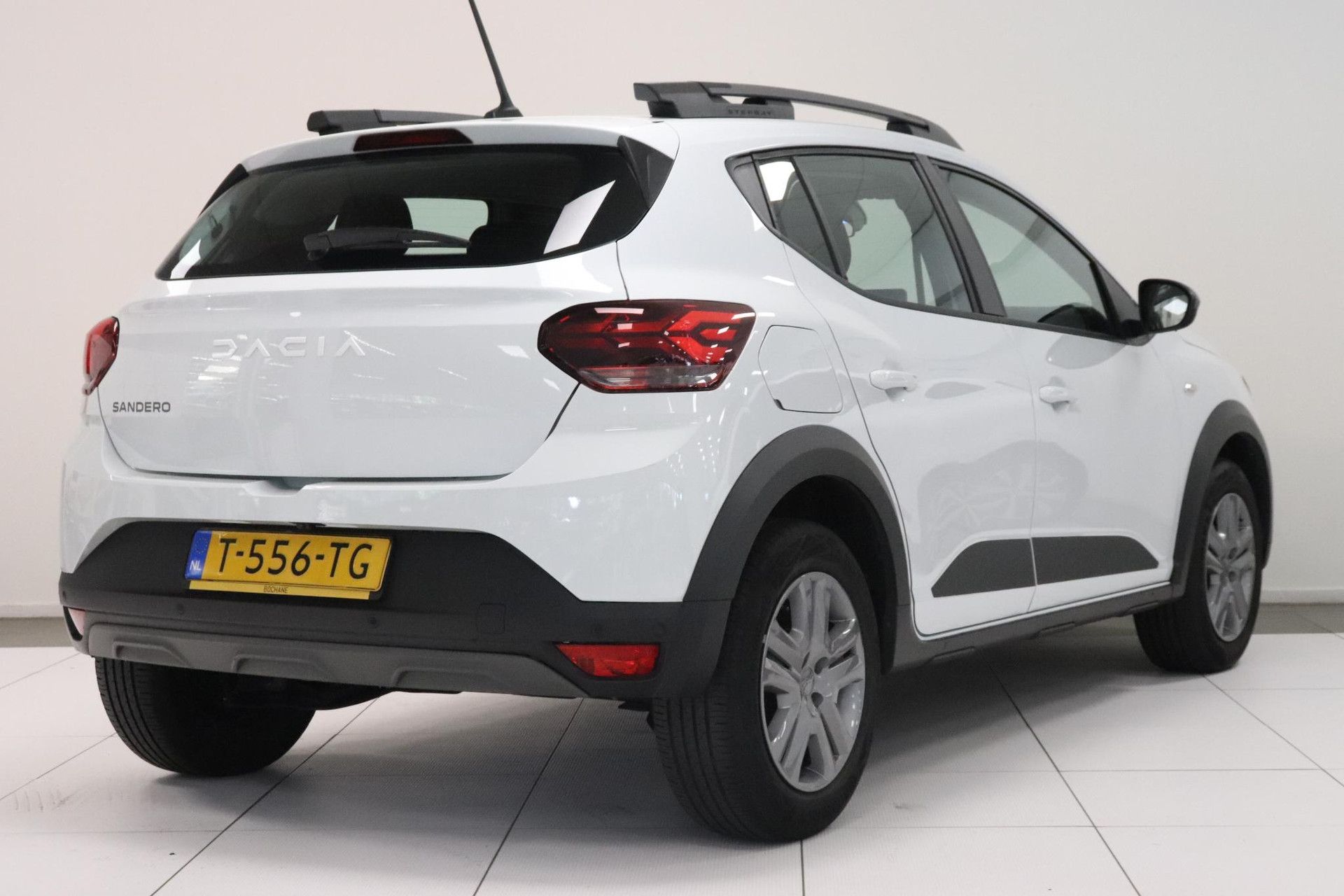 Dacia SanderoStepway met kenteken T-556-TG – autofoto 2