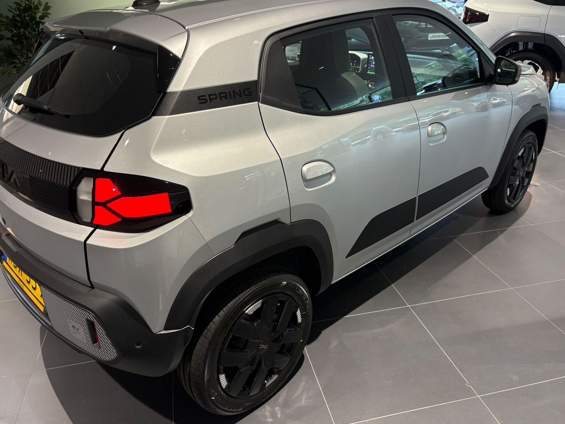 Dacia Spring met kenteken KDX-55-X – autofoto 2