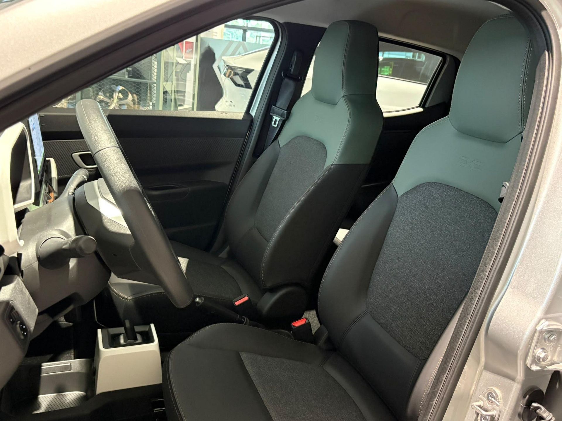 Dacia Spring met kenteken KDX-55-X – autofoto 5