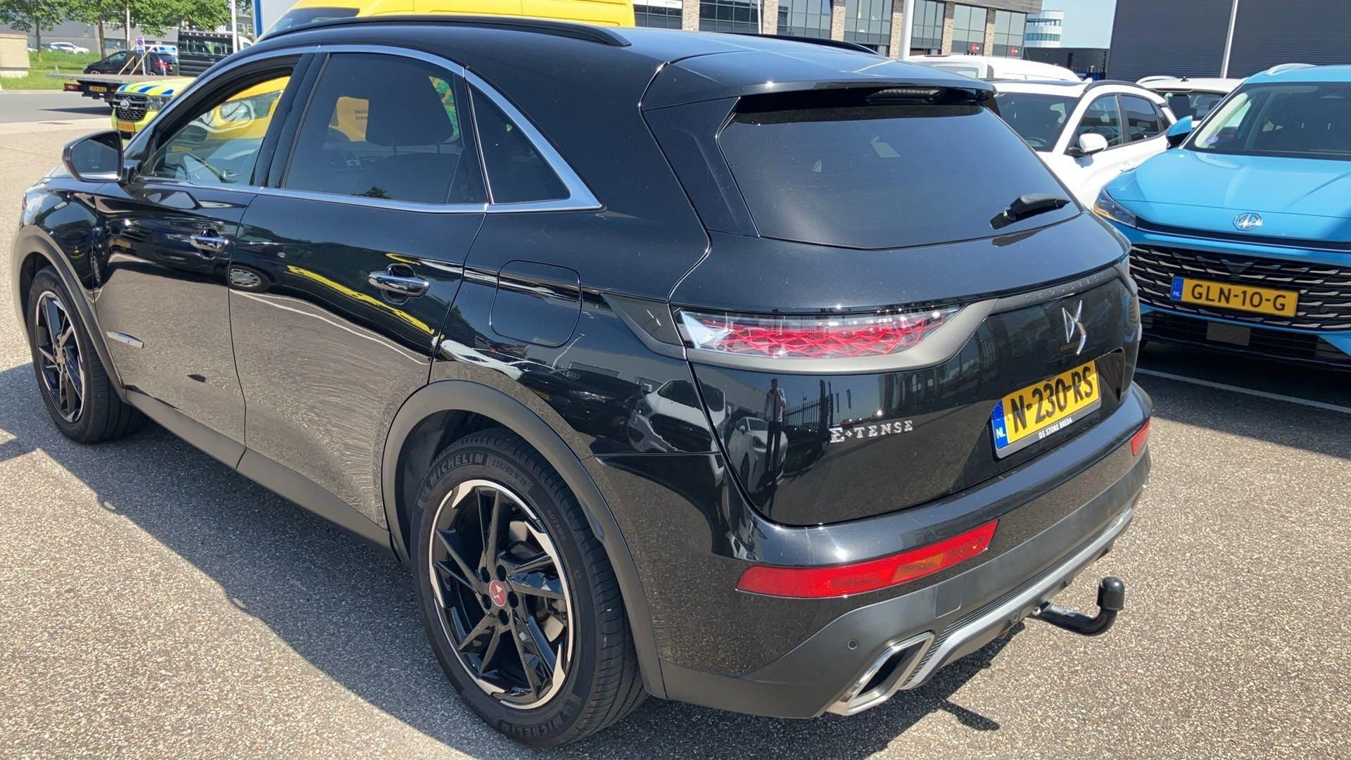 DS DS7 met kenteken N-230-RS – autofoto 5