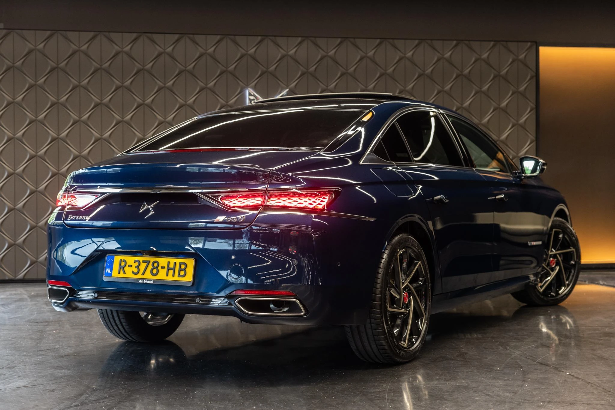 DS DS9 met kenteken R-378-HB – autofoto 5