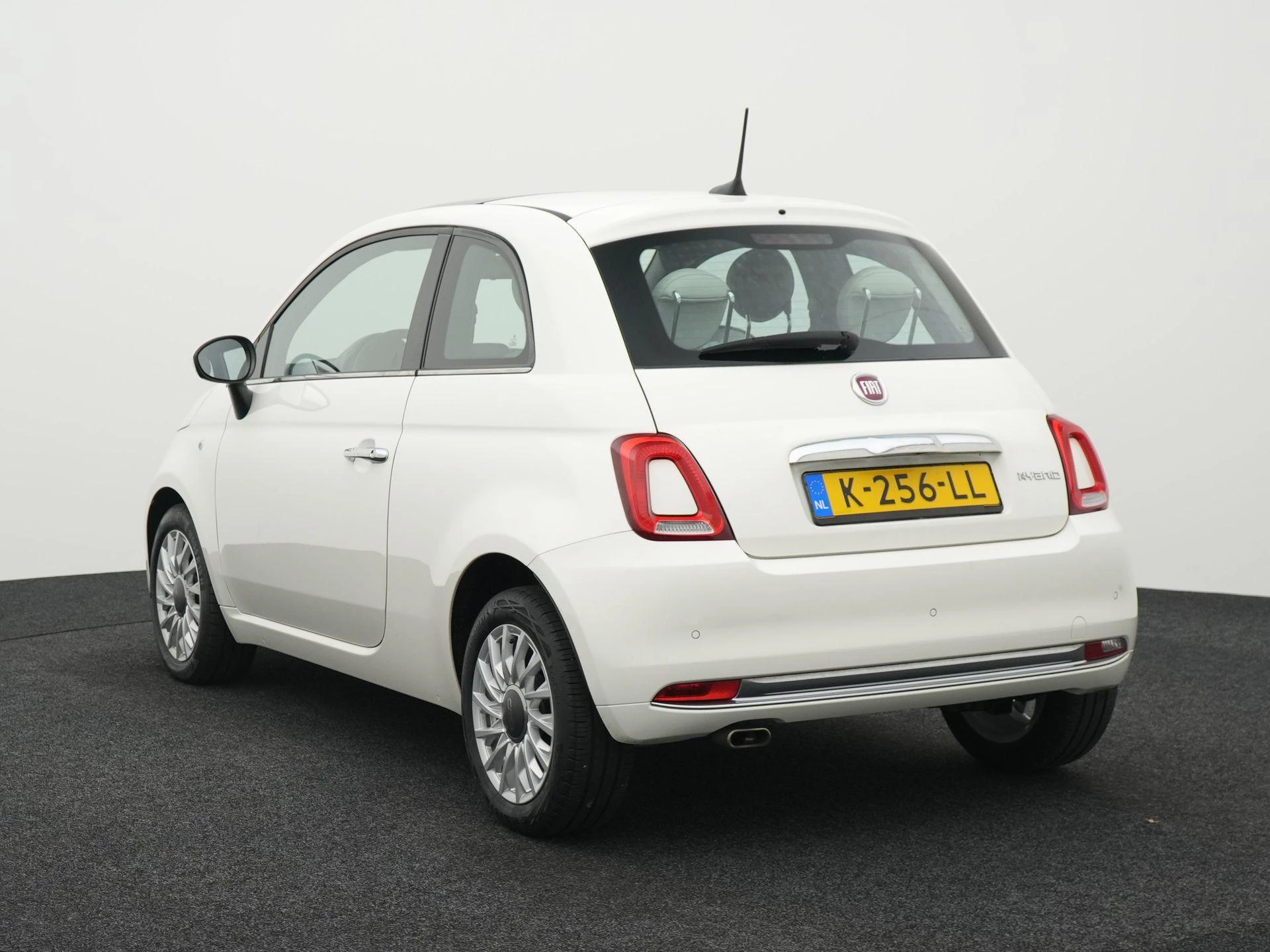 Fiat 500 met kenteken 47100 – autofoto 3