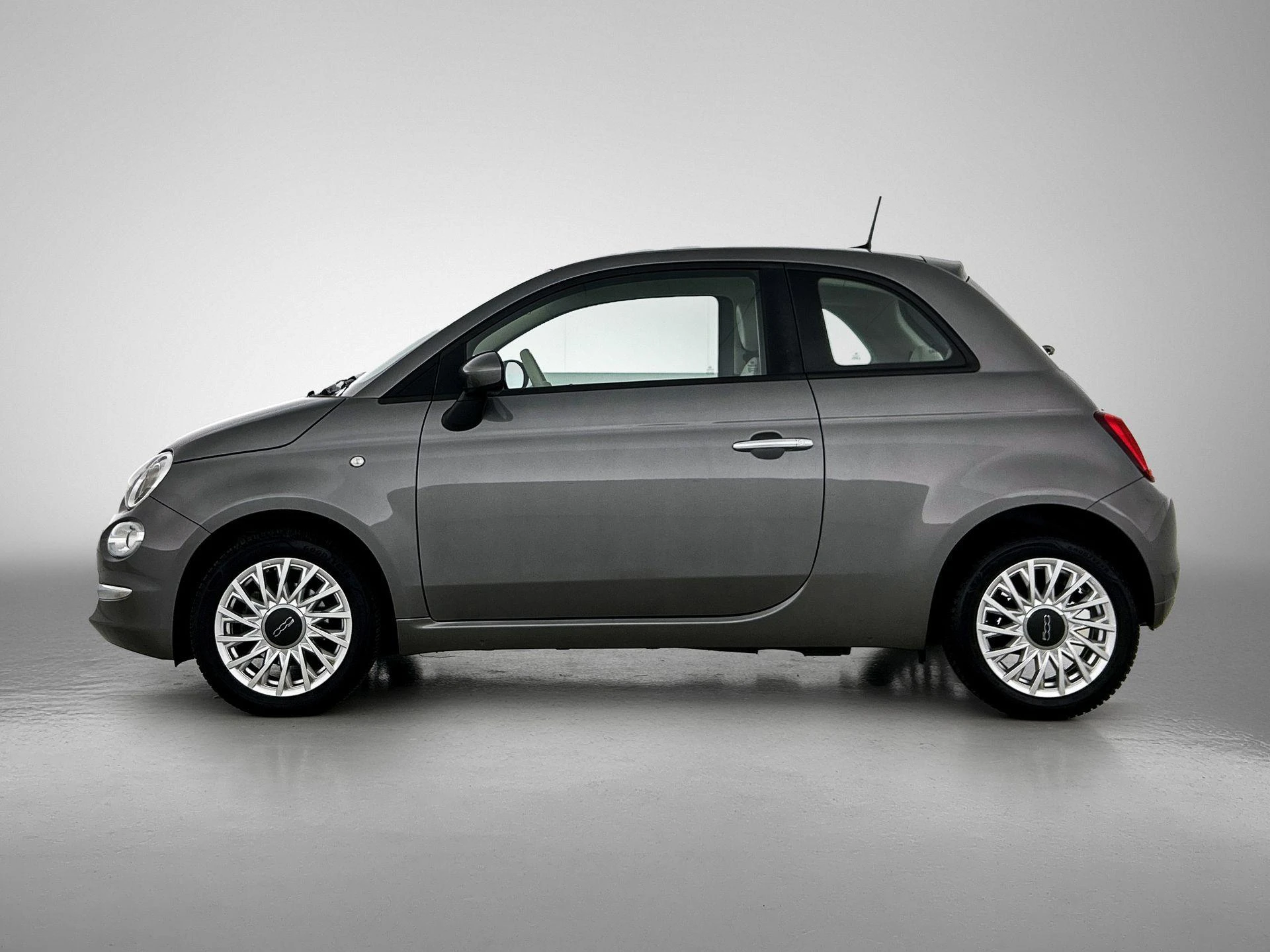 Fiat 500 met kenteken 47100 – autofoto 4