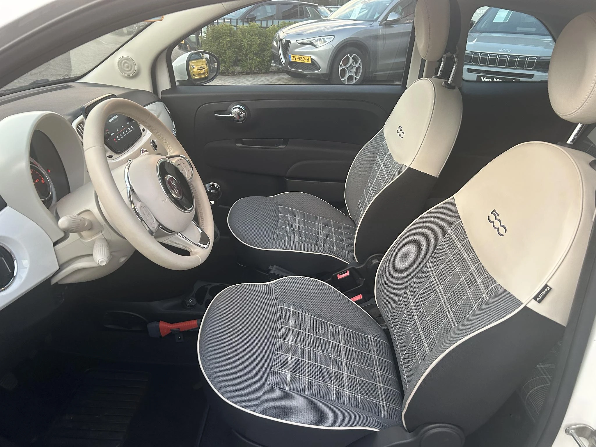 Fiat 500 met kenteken 47100 – autofoto 4