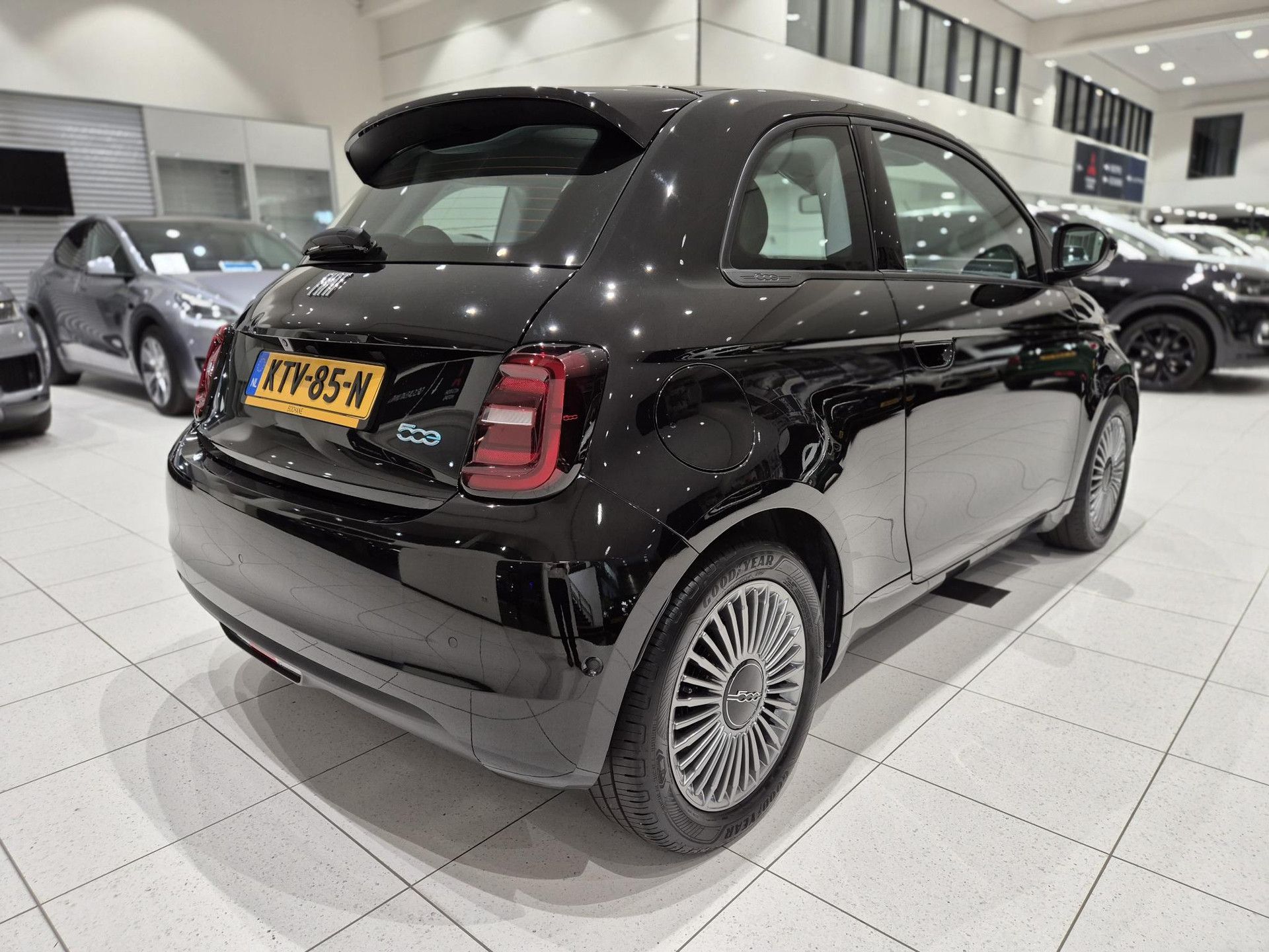 Fiat 500 met kenteken KTV-85-N – autofoto 2