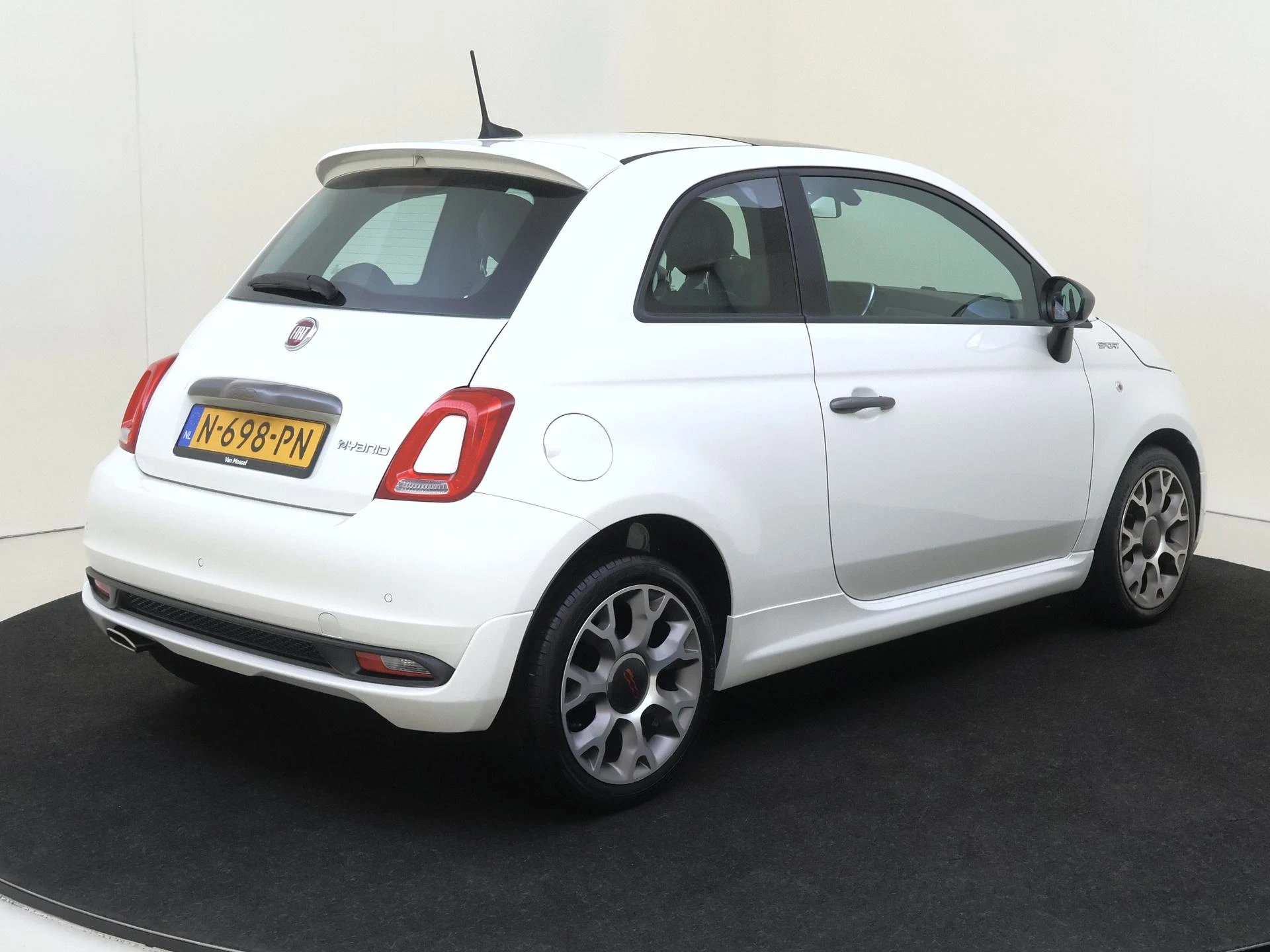 Fiat 500 met kenteken N-698-PN – autofoto 5