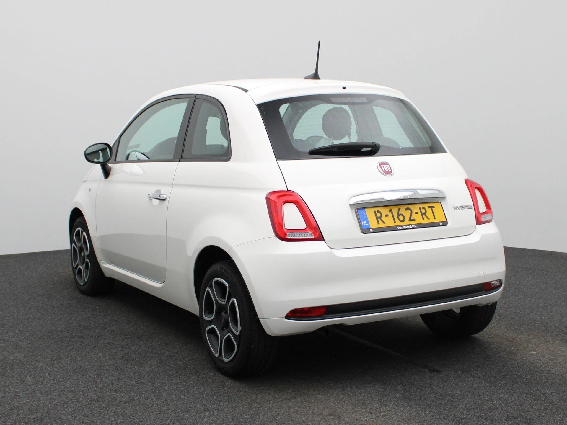 Fiat 500 met kenteken R-162-RT – autofoto 3