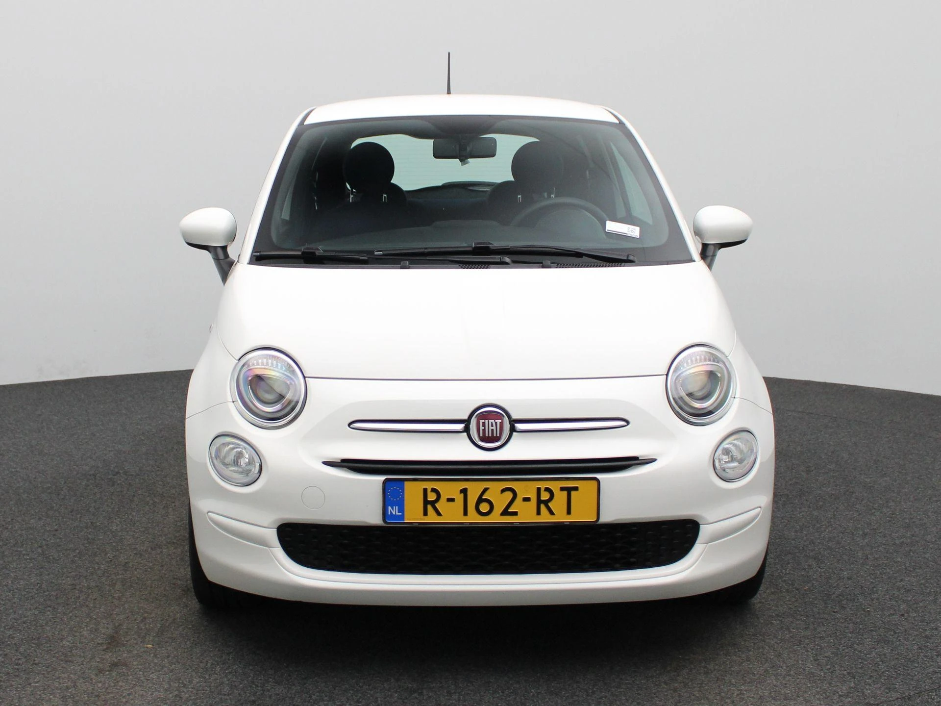 Fiat 500 met kenteken R-162-RT – autofoto 4