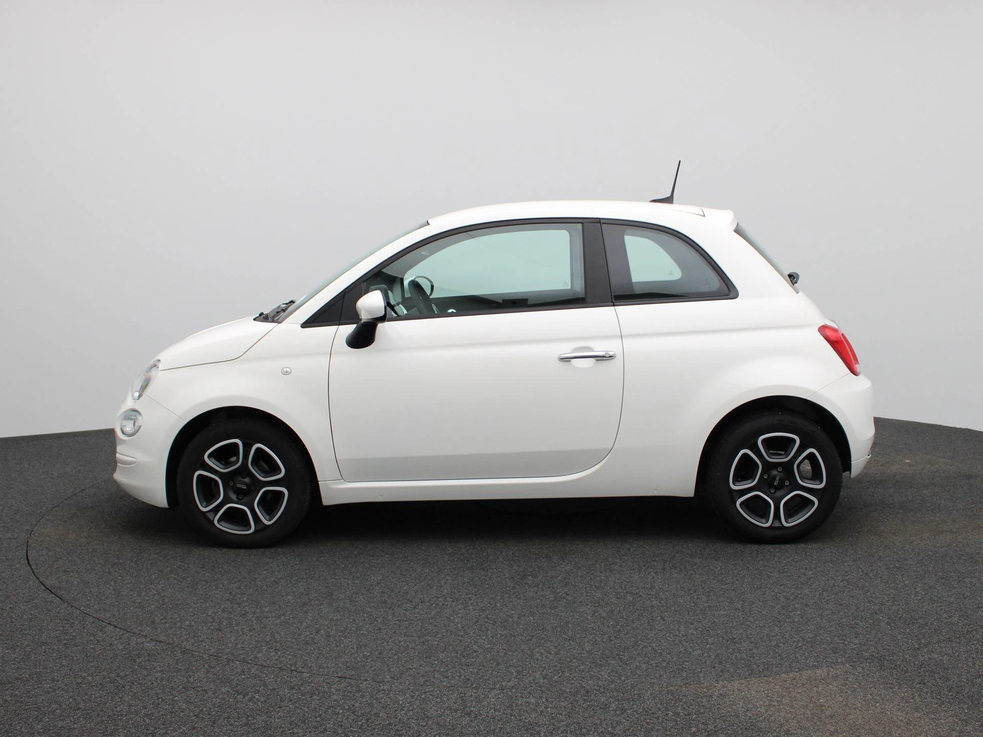 Fiat 500 met kenteken R-162-RT – autofoto 5