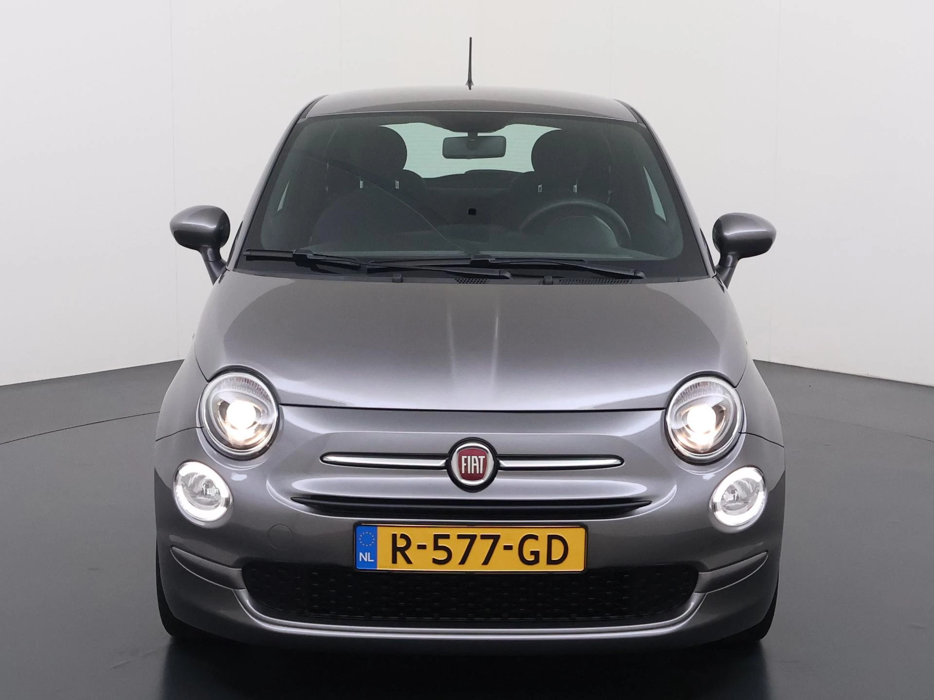 Fiat 500 met kenteken R-577-GD – autofoto 4