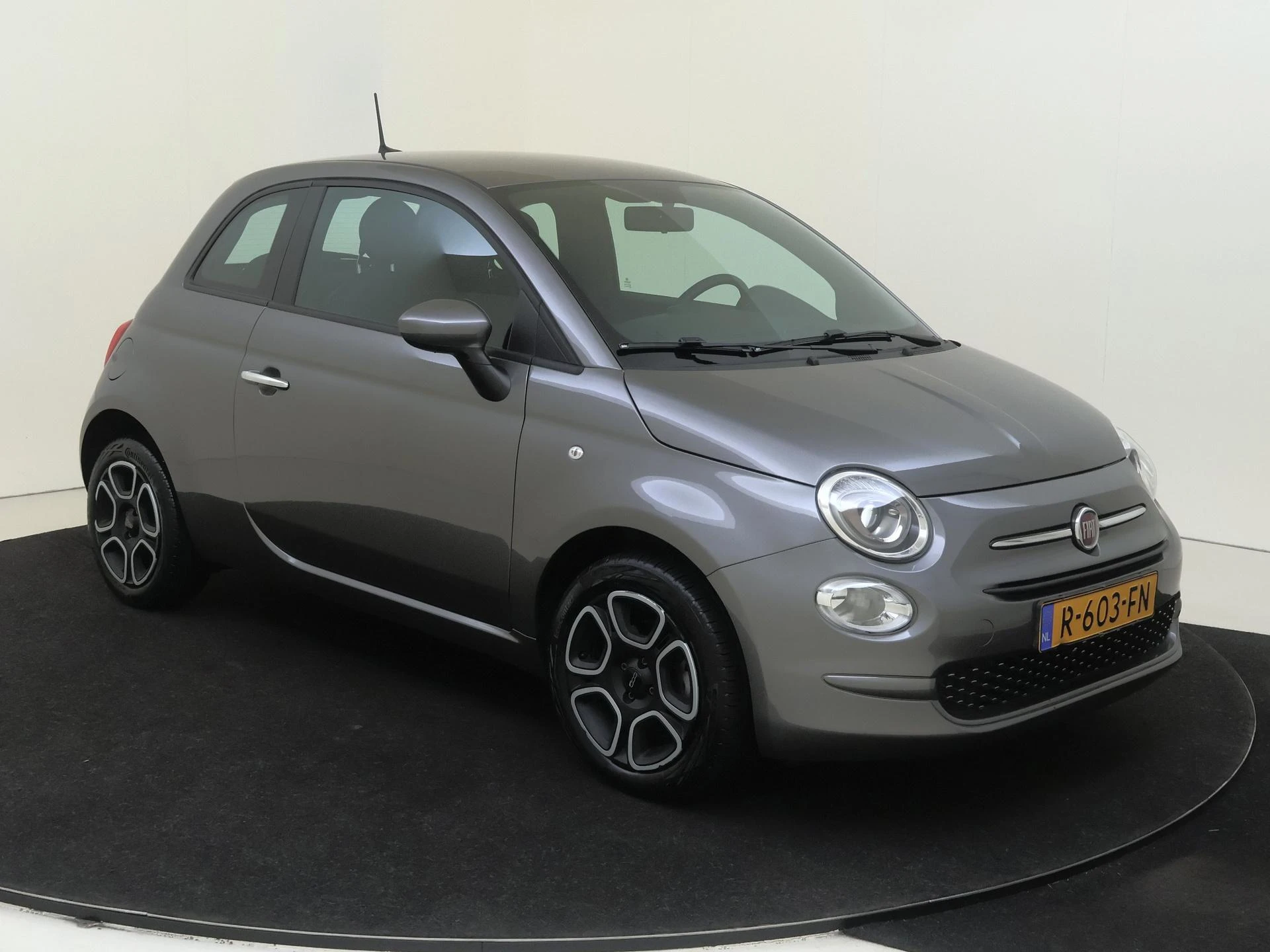 Fiat 500 met kenteken R-603-FN – autofoto 3