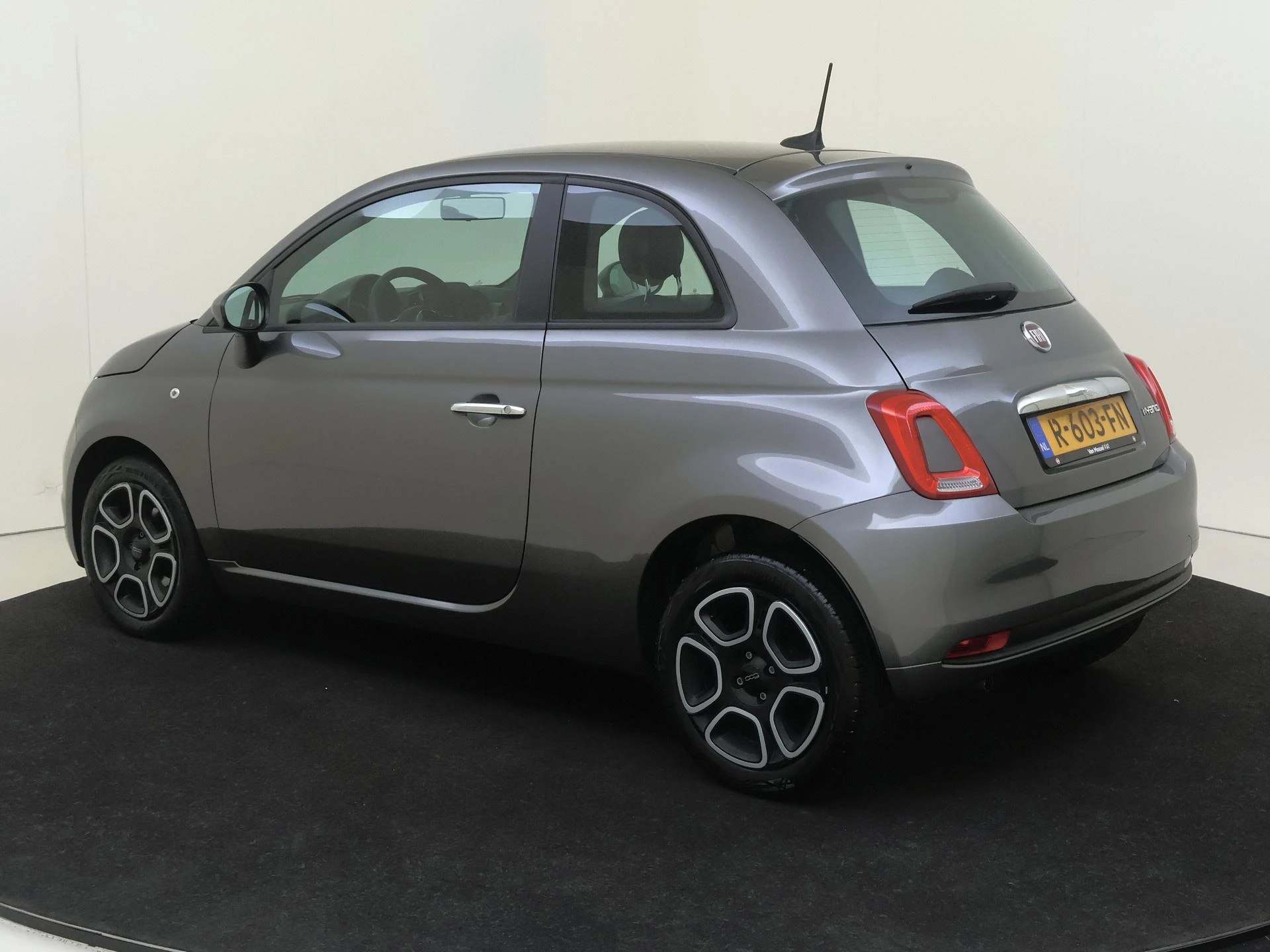 Fiat 500 met kenteken R-603-FN – autofoto 4