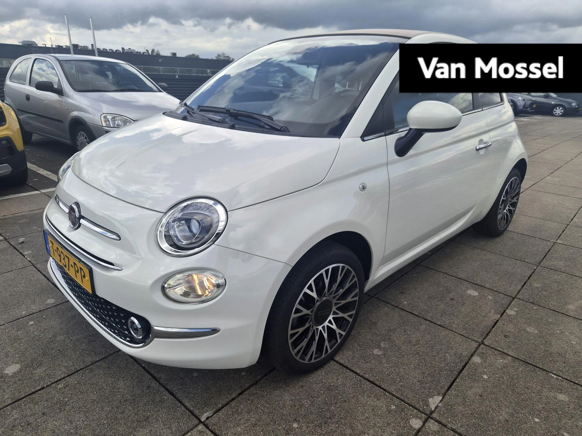 Fiat 500C met kenteken T-937-PP – autofoto 2